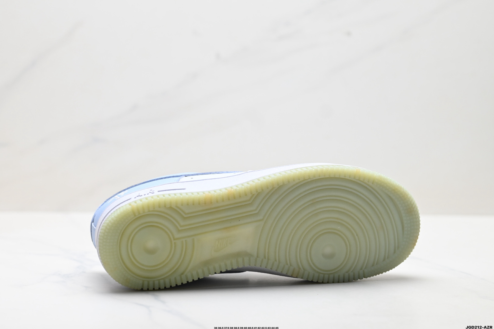 NIKE AIR FORCE 1‘07 FJ5755-100