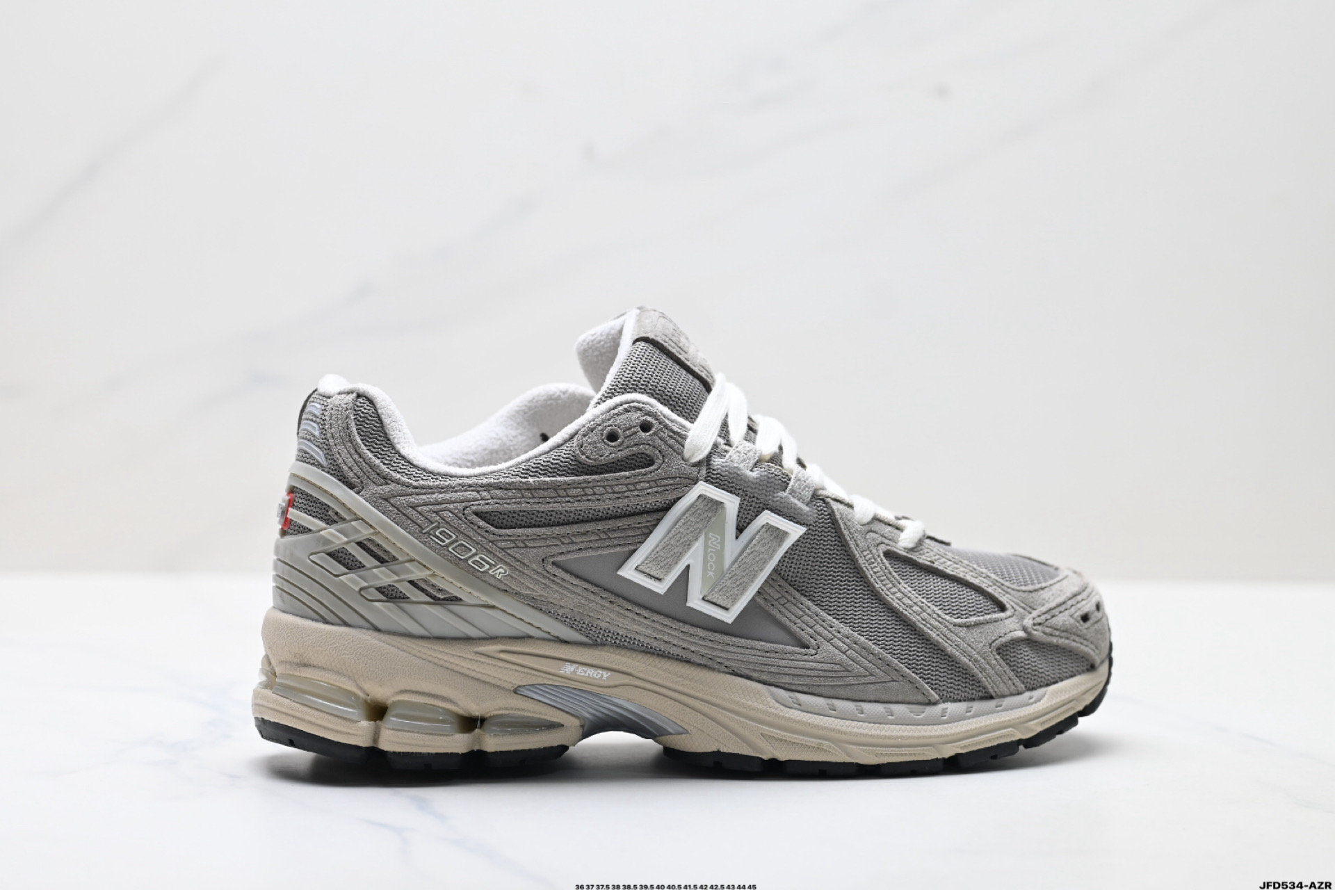 💰160
公司级✅New Balance M1906系列 新百伦 复古单品宝藏老爹鞋款
复古元素叠加 质感超级棒 原楦版型材料细节做工精细 作为NB最经典的档案鞋型之一
官方货号:M1906RL
尺码:36 37 37.5 38 38.5 39.5 40 40.5 41.5 42 42.5 43 44 45
ID:JFD534-AZR