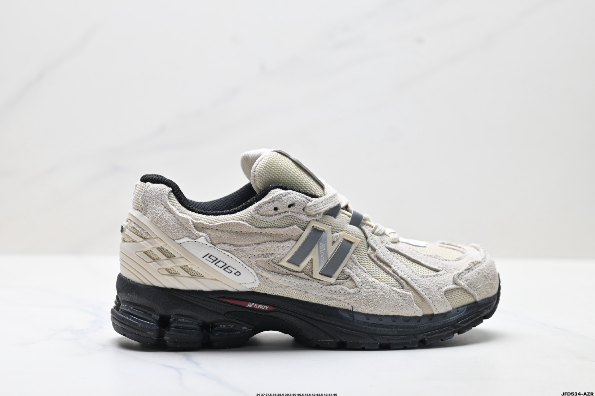 🈴💰160
公司级✅New Balance M1906系列 新百伦 复古单品宝藏老爹鞋款
复古元素叠加 质感超级棒 原楦版型材料细节做工精细 作为NB最经典的档案鞋型之一
官方货号:M1906DB
尺码:36 37 37.5 38 38.5 39.5 40 40.5 41.5 42 42.5 43 44 45
ID:JFD534-AZR