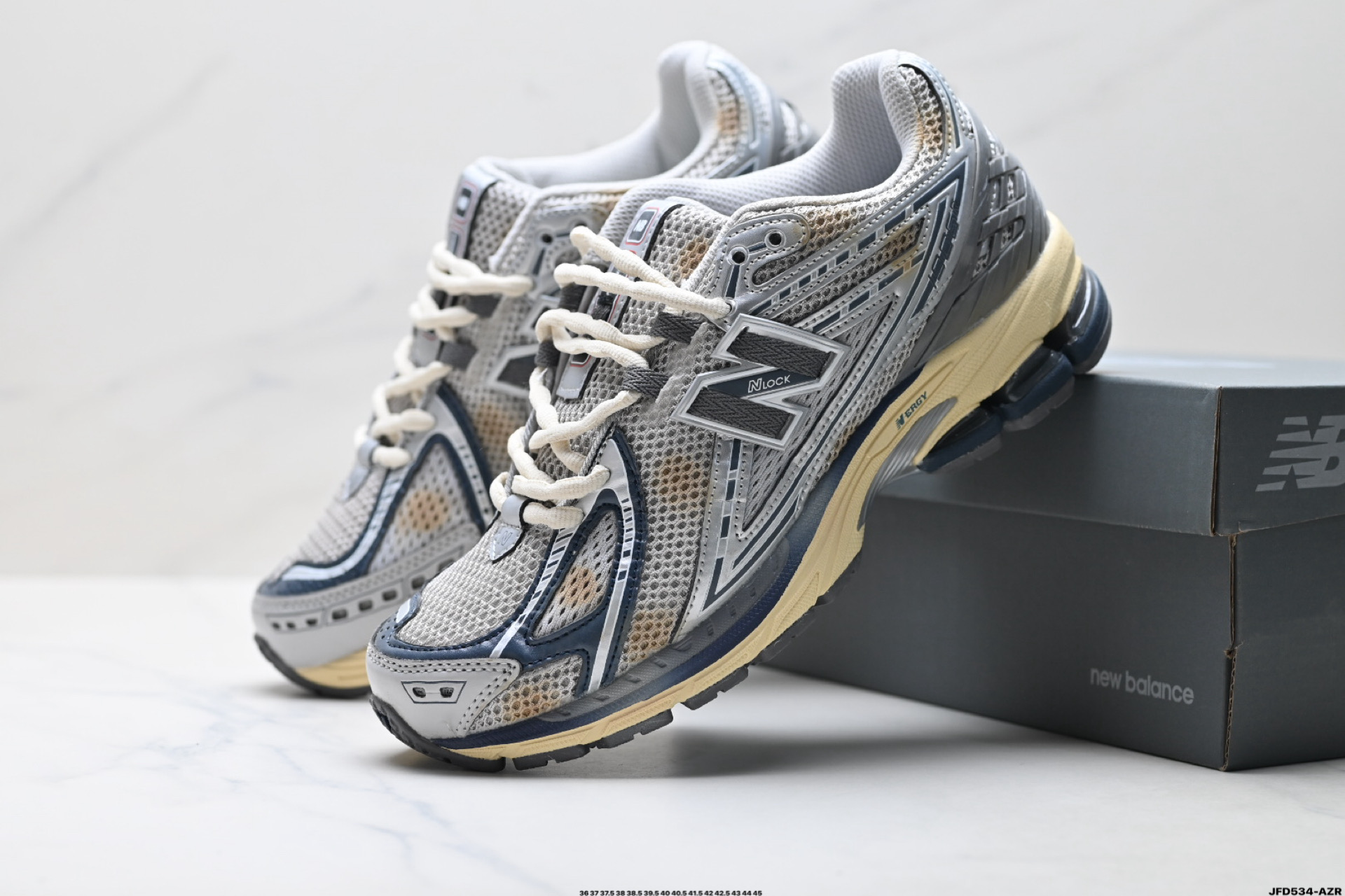 🈴💰200
公司级✅New Balance M1906系列 新百伦 复古单品宝藏老爹鞋款
复古元素叠加 质感超级棒 原楦版型材料细节做工精细 作为NB最经典的档案鞋型之一
官方货号:M1906DB
尺码:36 37 37.5 38 38.5 39.5 40 40.5 41.5 42 42.5 43 44 45
ID:JFD534-AZR