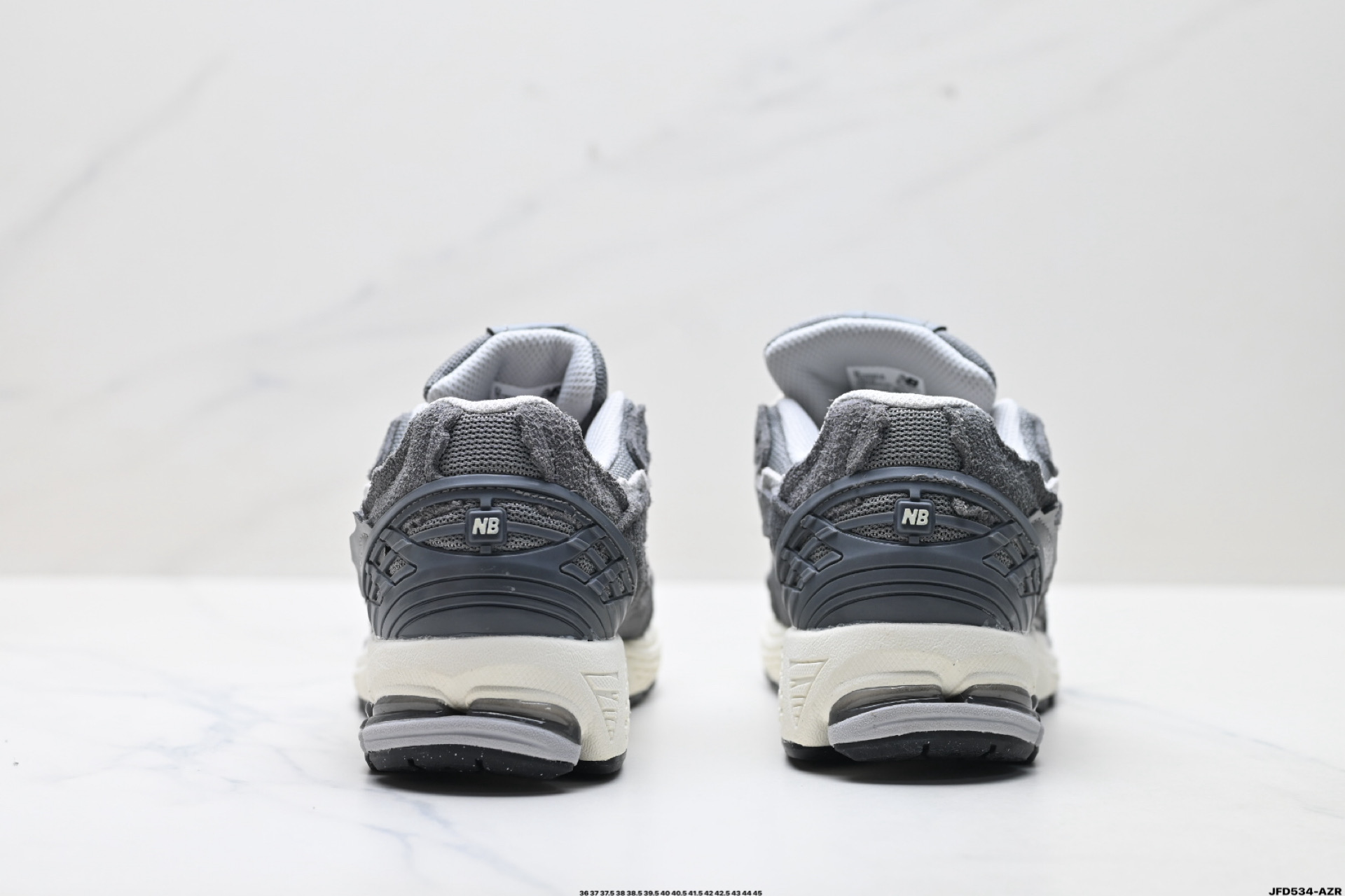 💰200
公司级✅New Balance M1906系列 新百伦 复古单品宝藏老爹鞋款
复古元素叠加 质感超级棒 原楦版型材料细节做工精细 作为NB最经典的档案鞋型之一
官方货号:M1906DB
尺码:36 37 37.5 38 38.5 39.5 40 40.5 41.5 42 42.5 43 44 45
ID:JFD534-AZR