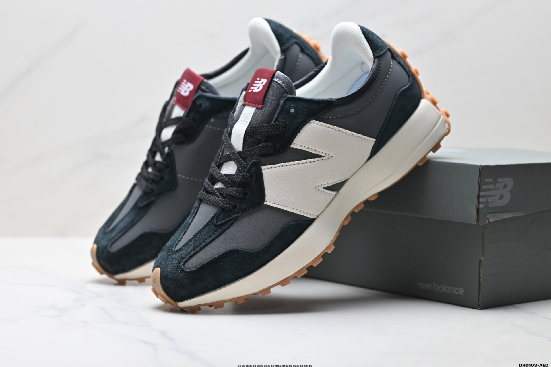 🈴💰100
真标✅New Balance 327系列 新百伦 复古休闲运动慢跑鞋 以更纯粹的复古风格设计打造的全新造型 侧身还以解构设计 将 N 字标志以做旧压花样式呈现
官方货号:WS327AL
ID:DRD103-AED