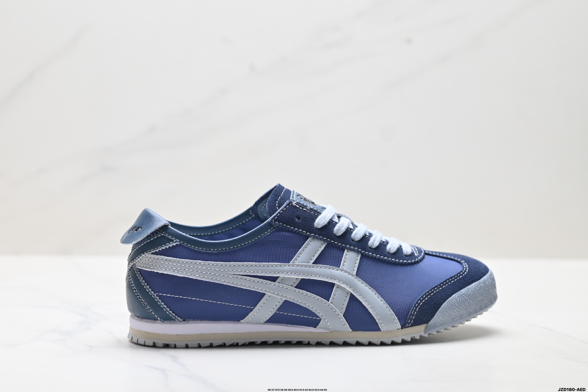 💰130
公司级✅Onitsuka Tiger NIPPON MADE 鬼冢虎手工鞋系列 最高版本MEXICO 66 DELUXE メキシコ 66 デラックス独家!同步官方,手工鞋新款三联吊牌!系带/免系带两用穿法!高密度双层组合中底板,根据楦头形状预定型,完美贴合脚弓!高弹性EVA成型鞋垫,支撑性能强,可以缓冲双足压力,减轻疲劳!
货号:1183C460-400
Size:36 37 37.5 38 39 39.5 40.5 41.5 42 42.5 43.5 44 45
ID:JZD180-AED