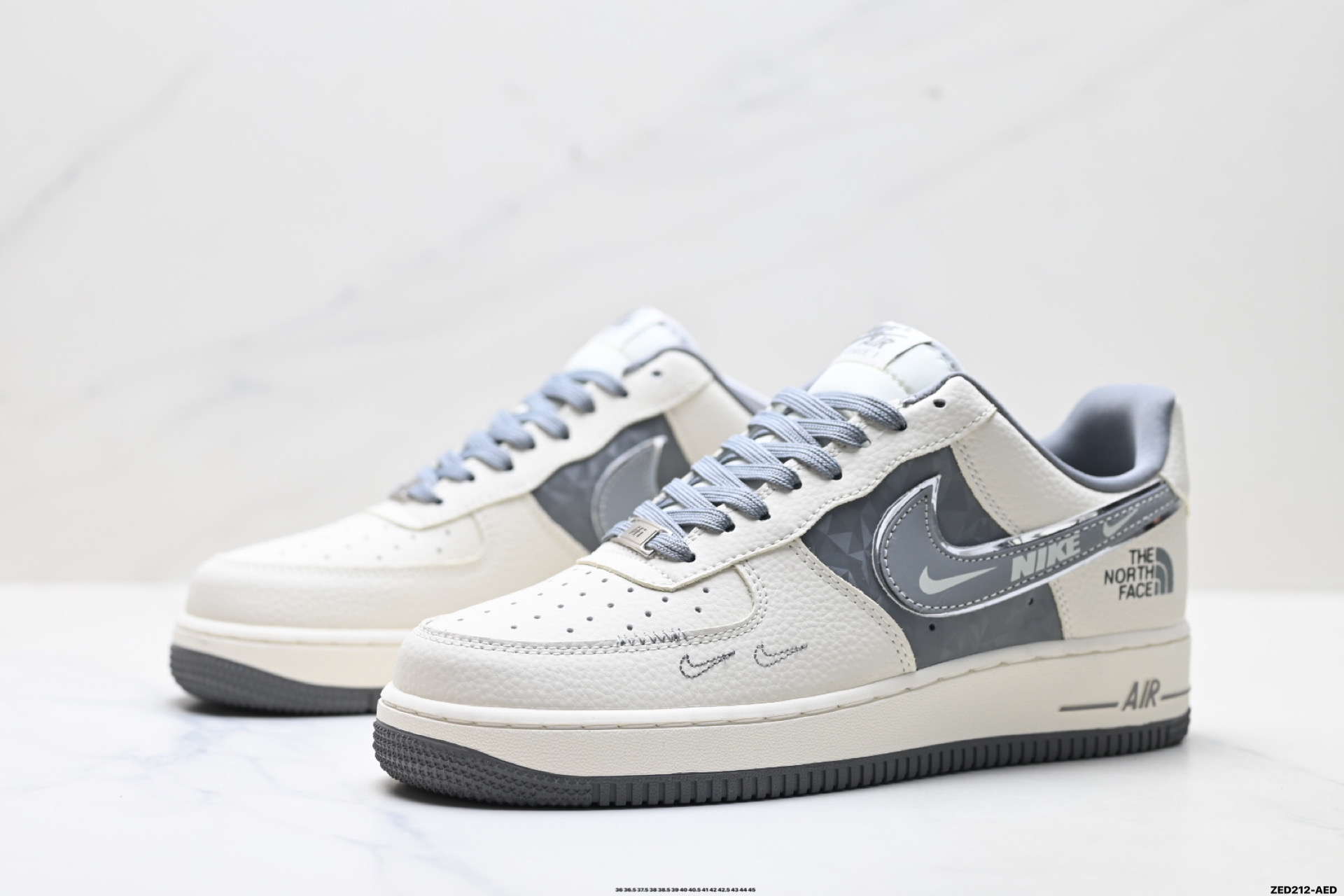 NIKE AIR FORCE 1‘07 DF0188-114