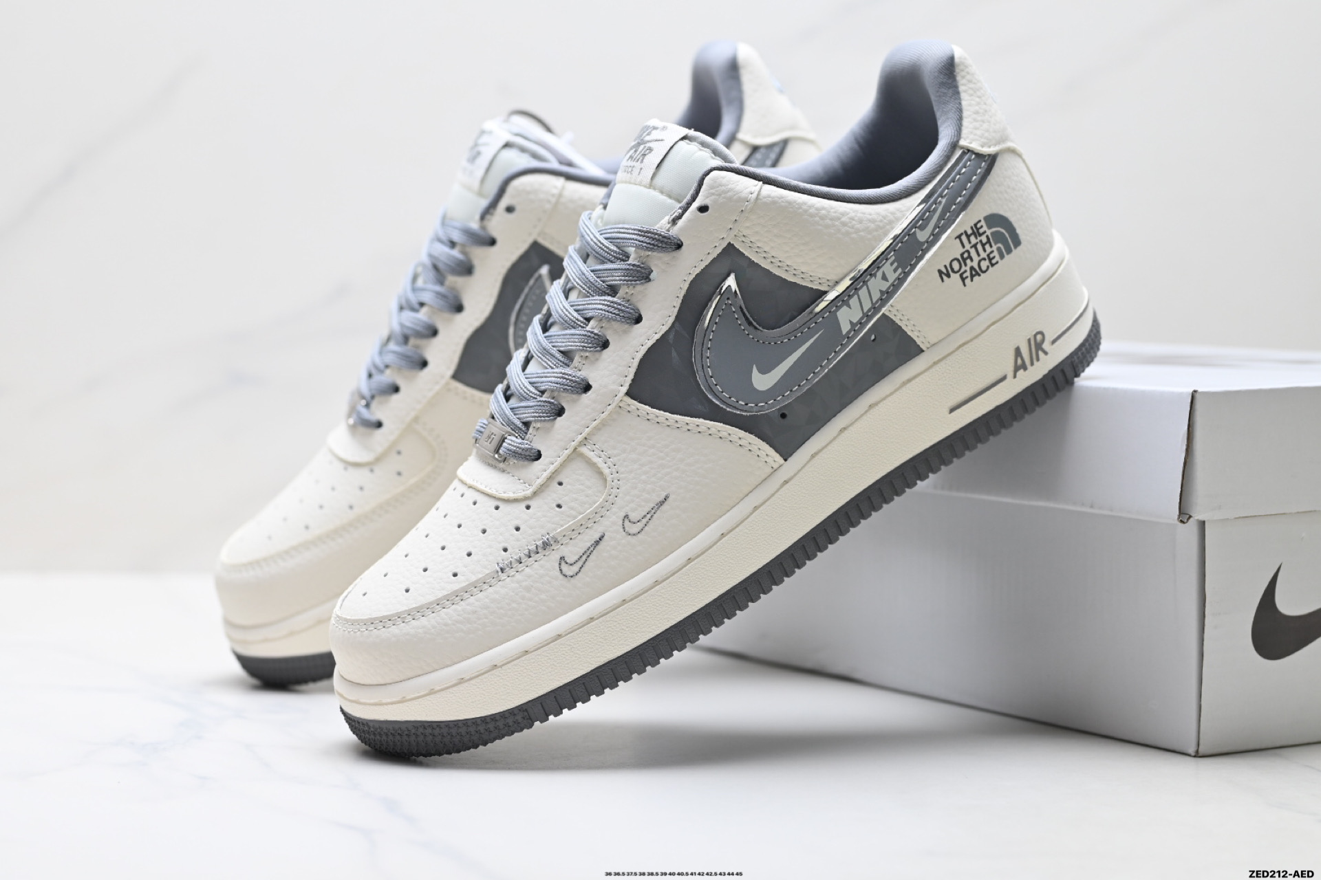 NIKE AIR FORCE 1‘07 DF0188-114