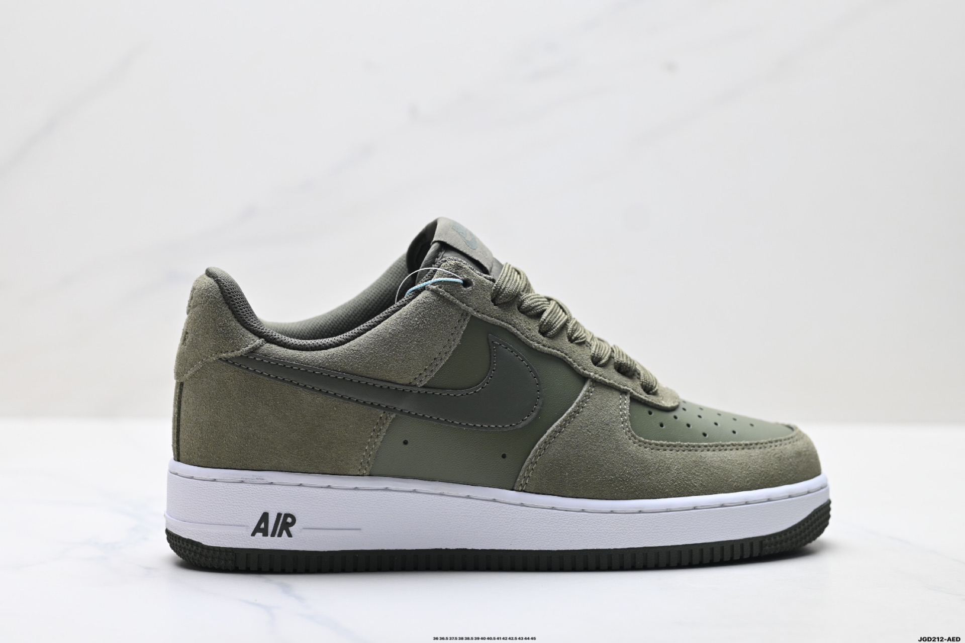 NIKE AIR FORCE 1‘07 IB6388-200