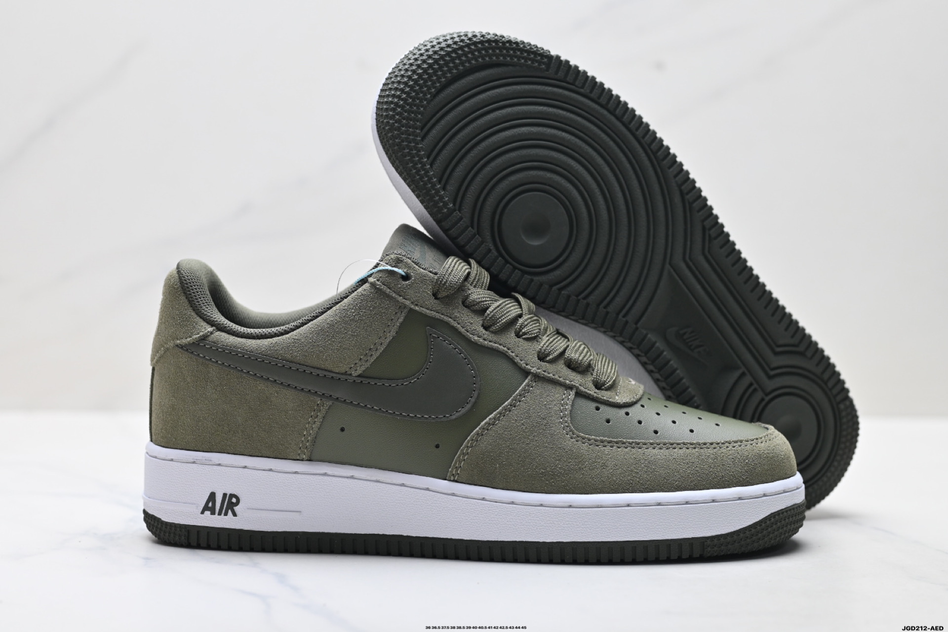 NIKE AIR FORCE 1‘07 IB6388-200