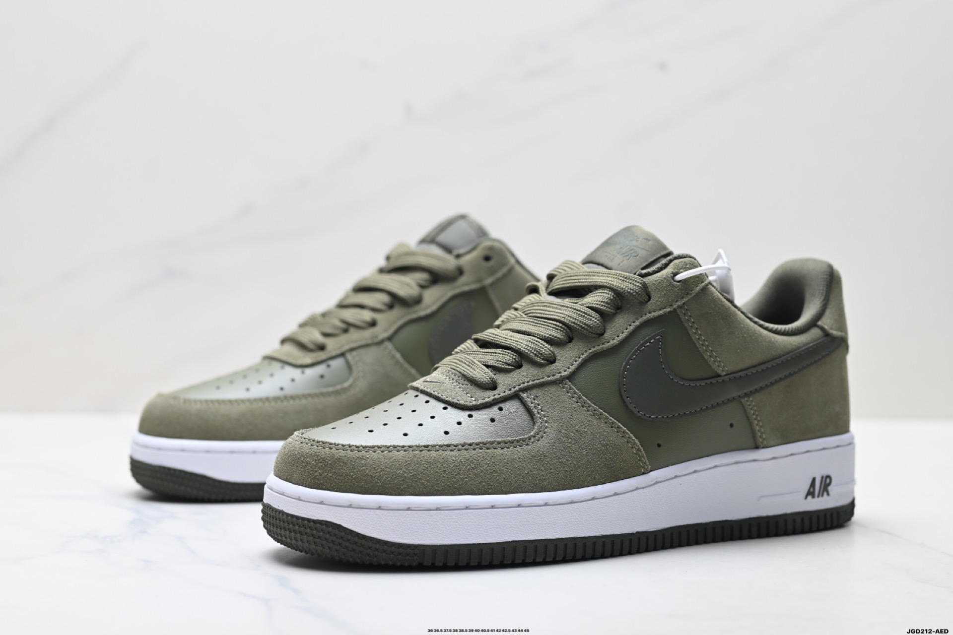 NIKE AIR FORCE 1‘07 IB6388-200