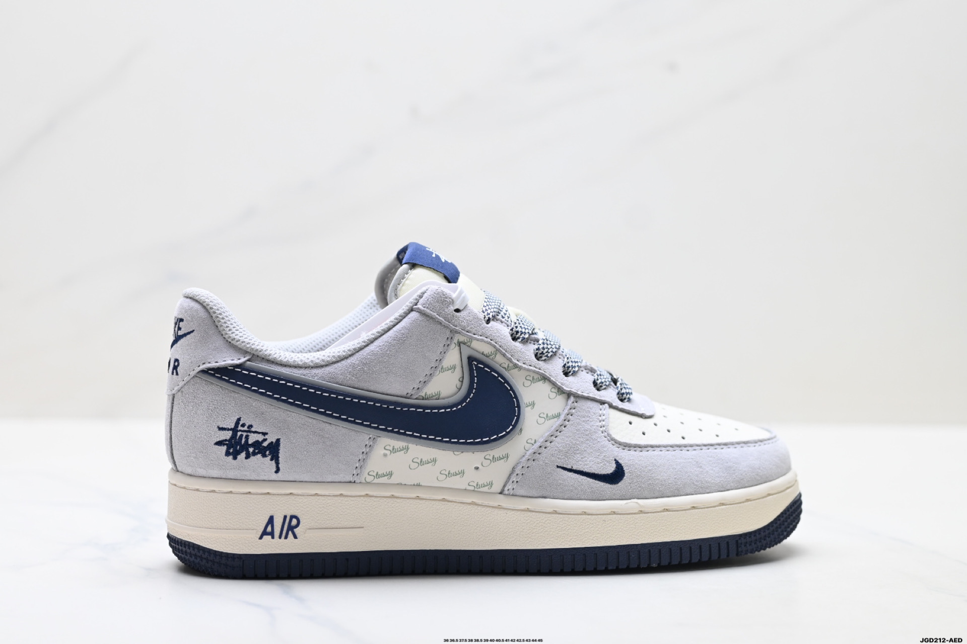 NIKE AIR FORCE 1‘07 XZ6188-195 NIKE AIR FORCE 1‘07 XZ6188-195