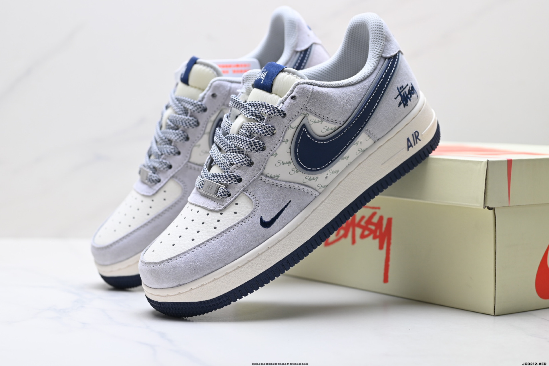NIKE AIR FORCE 1‘07 XZ6188-195 NIKE AIR FORCE 1‘07 XZ6188-195