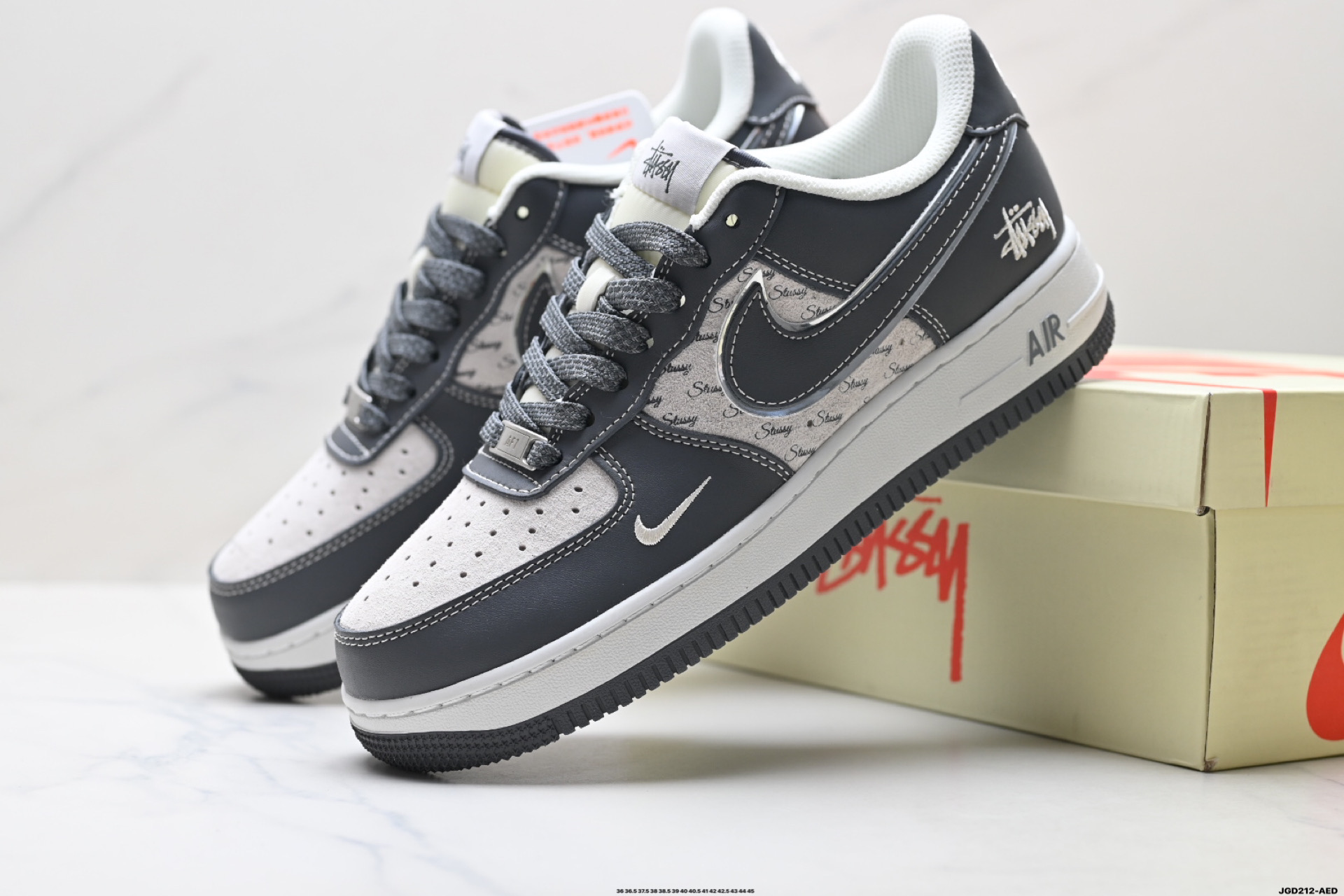 NIKE AIR FORCE 1‘07 XZ6188-195 NIKE AIR FORCE 1‘07 XZ6188-195