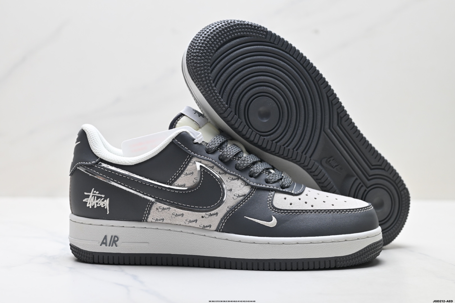 NIKE AIR FORCE 1‘07 XZ6188-195 NIKE AIR FORCE 1‘07 XZ6188-195