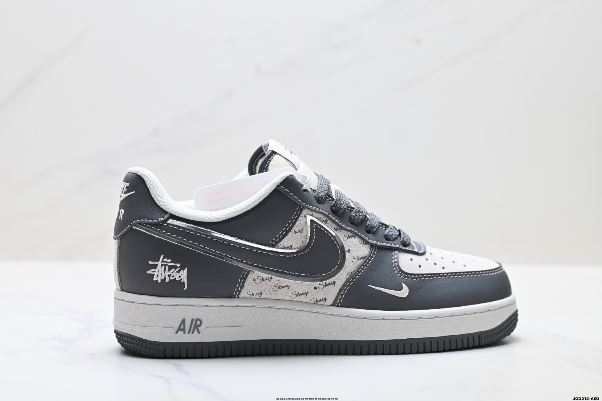 NIKE AIR FORCE 1‘07 XZ6188-195 NIKE AIR FORCE 1‘07 XZ6188-195