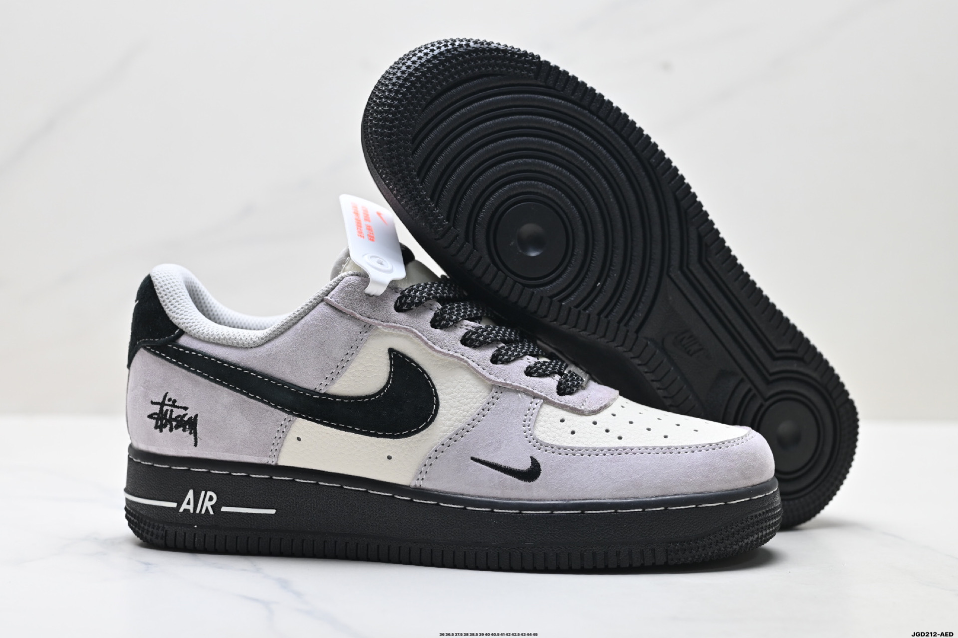 NIKE AIR FORCE 1‘07 XZ6188-195 NIKE AIR FORCE 1‘07 XZ6188-195