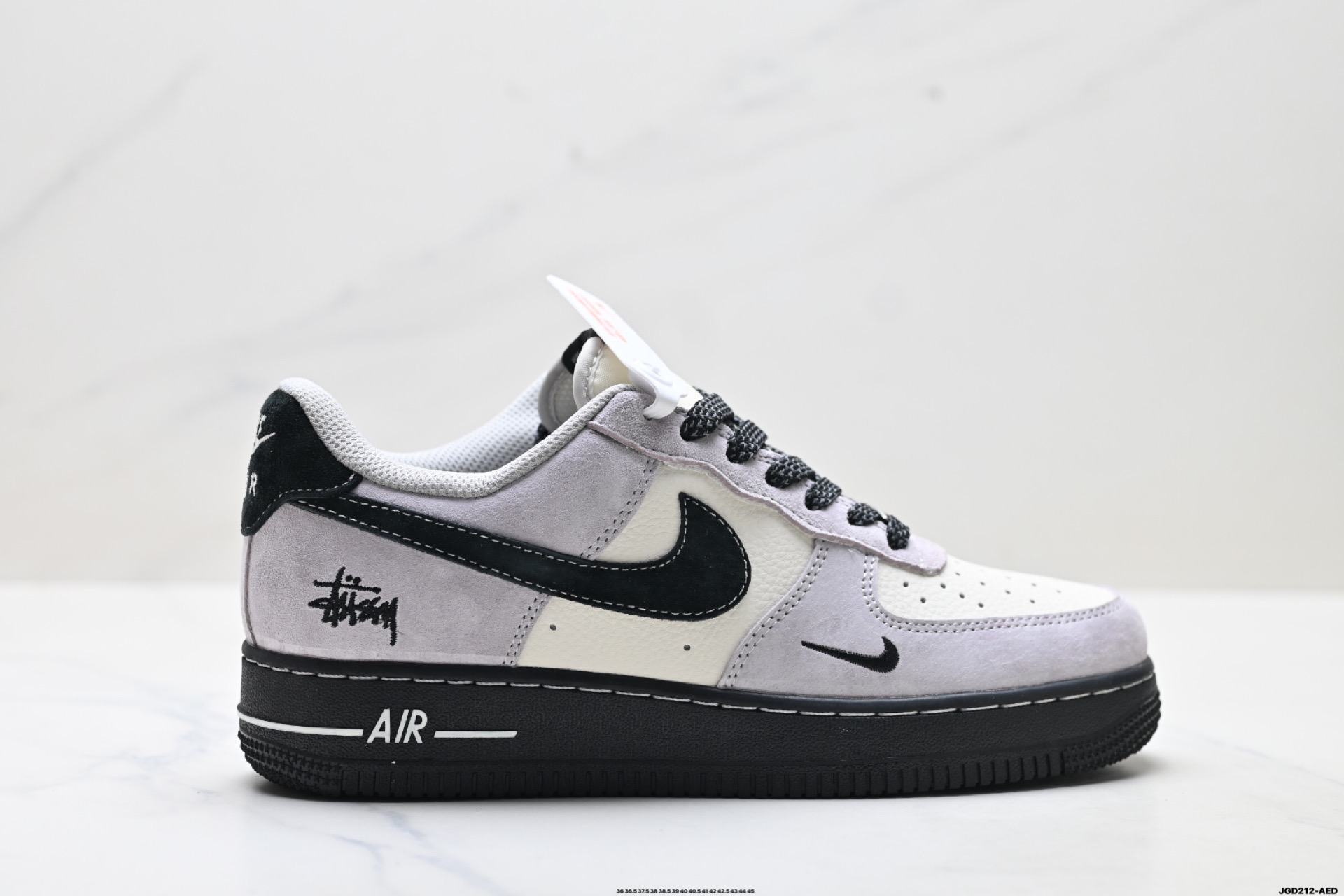 NIKE AIR FORCE 1‘07 XZ6188-195 NIKE AIR FORCE 1‘07 XZ6188-195