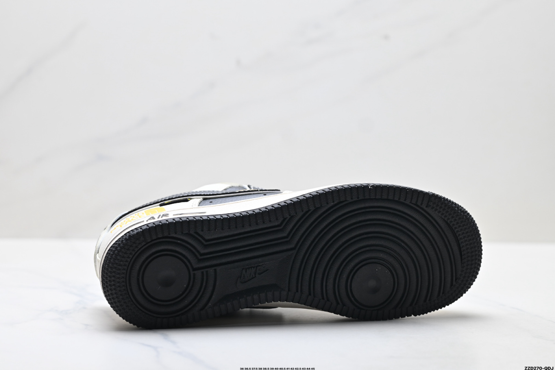 NIKE AIR FORCE 1‘07 LV8 JP8078-064