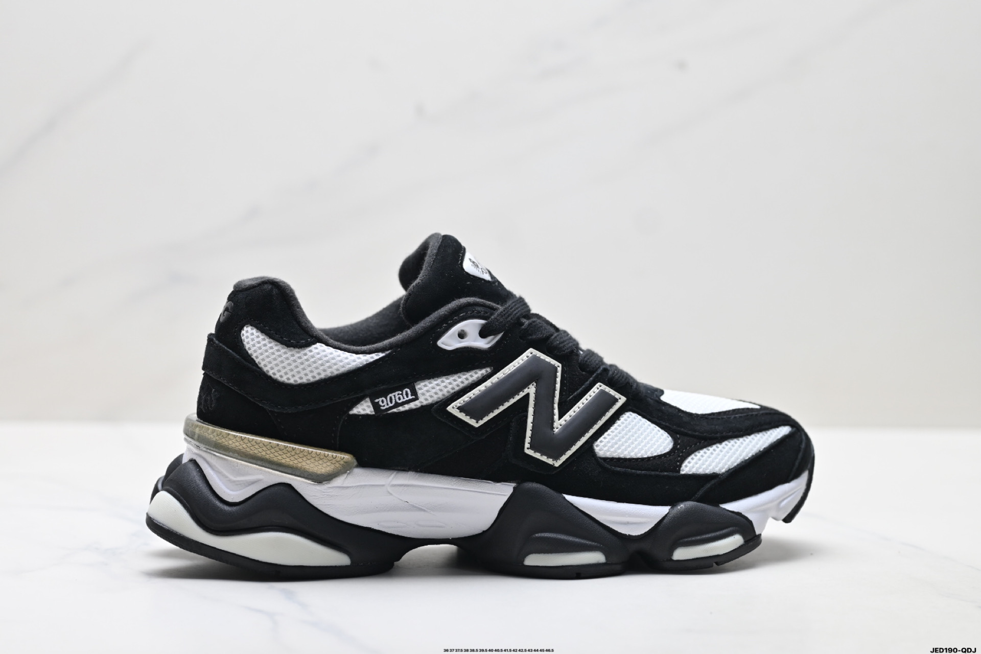 公司级✅Joe Freshgoods x New Balance NB9060 联名款 复古休闲运动慢跑鞋 鞋款灵感源自设计师本人对夏日的怀日回忆.鞋面大身由空间双格及磨砂鞋面拼接而生,配以柔和、温暖的粉橘色调,夏日氛围拉满#采用大面积网眼以及麂皮材质覆盖鞋身,还原经典气质.搭载ABZORB避震科技,由泡沫聚酯制成,上脚可以有效减少由鞋底反弹对身体及双腿的冲击力 官方货号:U9060FRL ID:JED190-QDJ