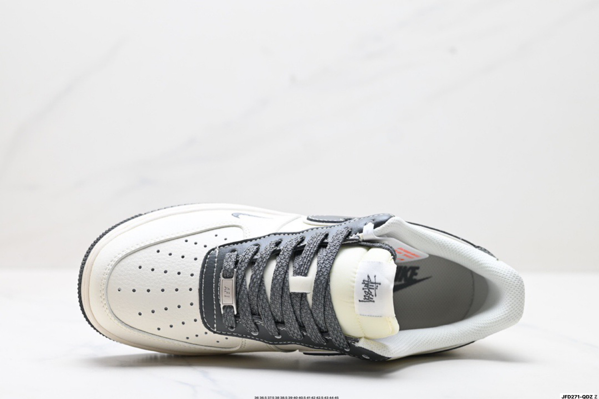 💰190
公司级✅NIKE AIR FORCE 1‘07
原楦头原纸板 打造纯正低帮空军版型
专注外贸渠道 全掌内置蜂窝气垫 
原盒配件 原厂中底钢印、拉帮完美 
货号:DD8959-100
Size:36 36.5 37.5 38 38.5 39 40 40.5 41 42 42.5 43 44 45
ID:JFD271-QDZ