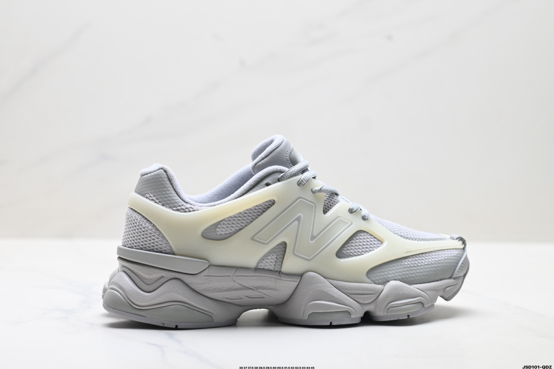 💰190
公司级✅New Balance 9060系列 新百伦 复古休闲运动慢跑鞋
鞋面大身由空间双格及磨砂鞋面拼接而生
采用大面积网眼以及麂皮材质覆盖鞋身 还原经典气质 搭载ABZORB避震科技 由泡沫聚酯制成 上脚可以有效减少由鞋底反弹对身体及双腿的冲击力
货号:U9060IAB
Size:36 37 37.5 38 38.5 39.5 40 40.5 41.5 42 42.5 43 44 45
ID:JSD101-QDZ