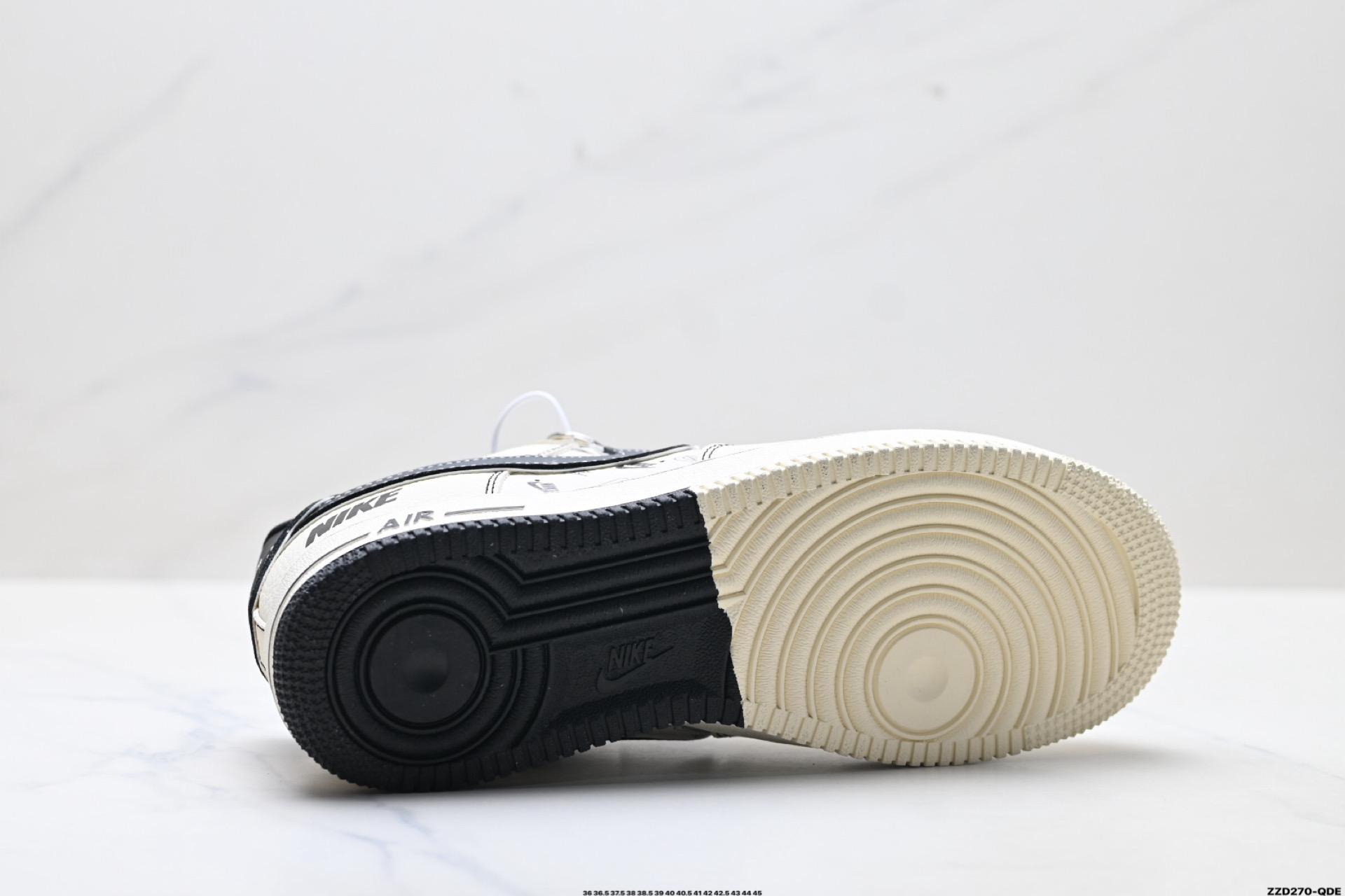 NIKE AIR FORCE 1‘07 LV8 DF0188-109