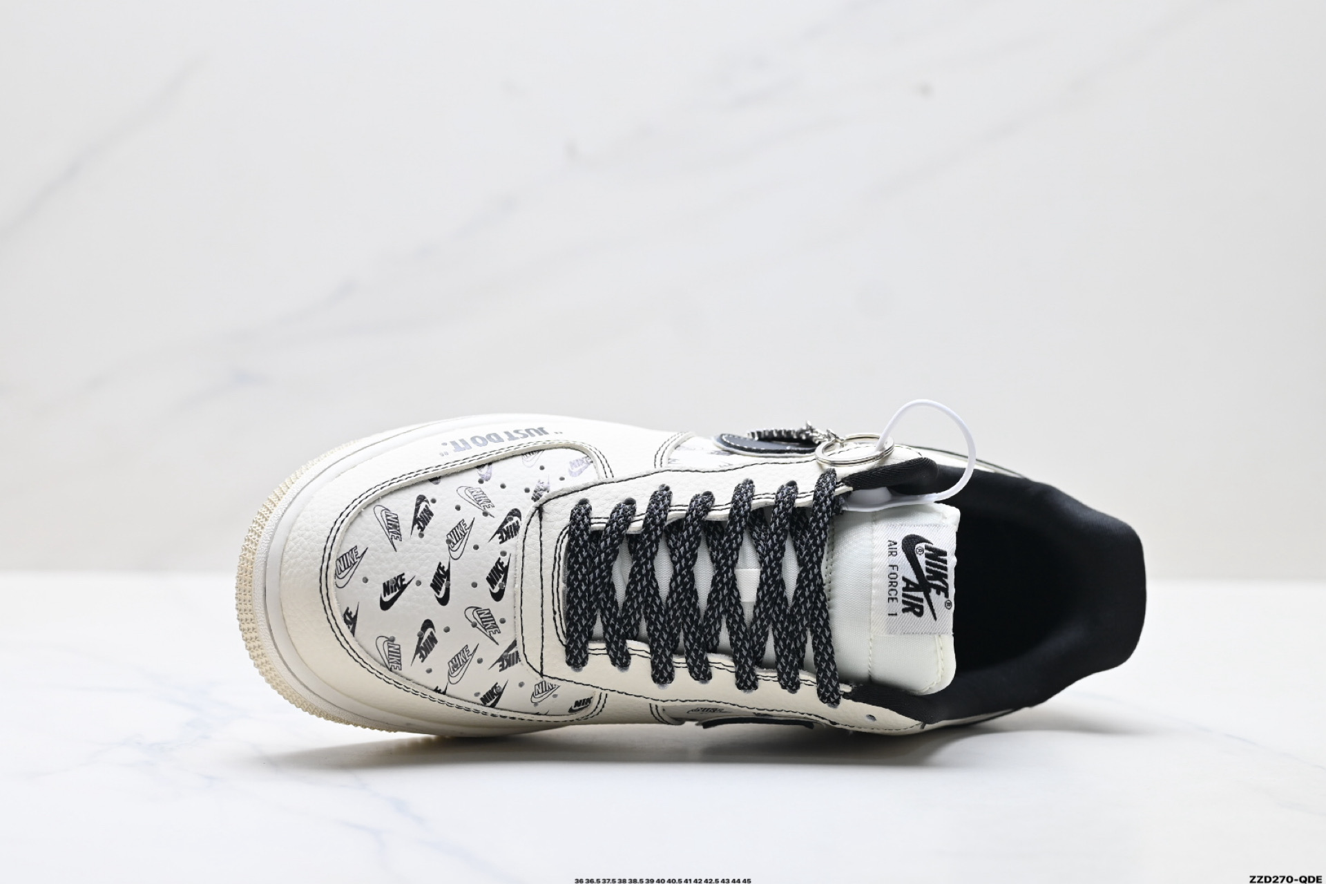 NIKE AIR FORCE 1‘07 LV8 DF0188-109