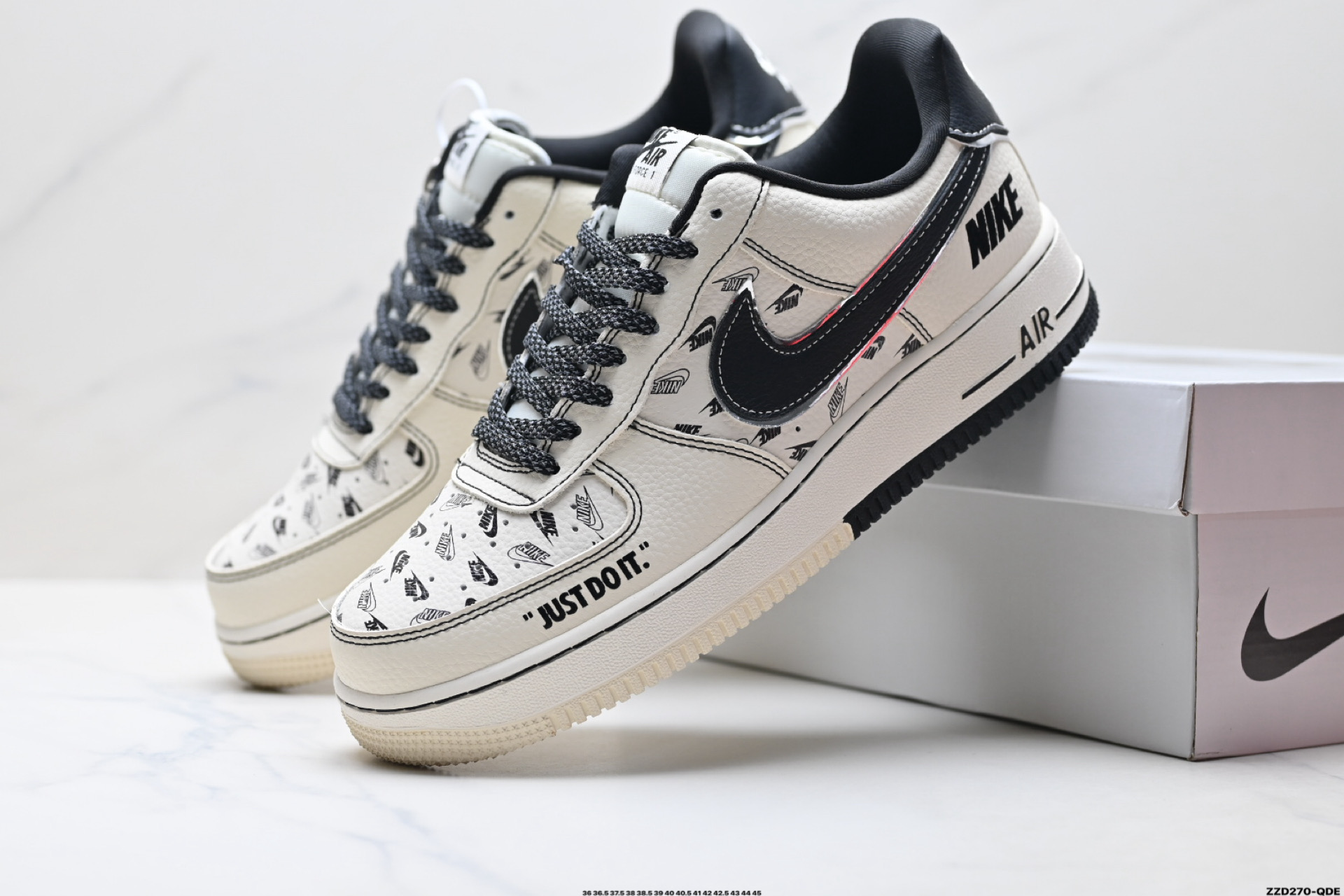 NIKE AIR FORCE 1‘07 LV8 DF0188-109