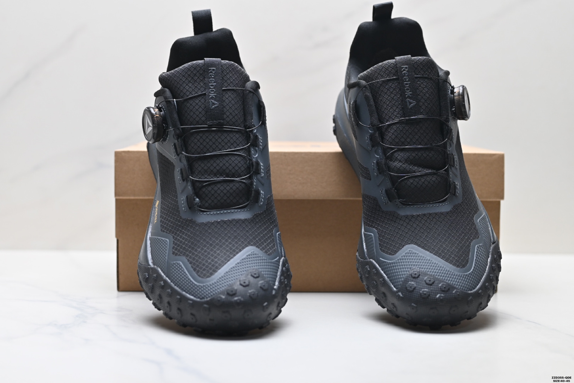 270 Reeook锐步WORKOUT PLUS RC 2.0旋钮扣男鞋运动鞋男士防滑减震徒步登山鞋防泼水快反鞋鞋面防水 FW6301