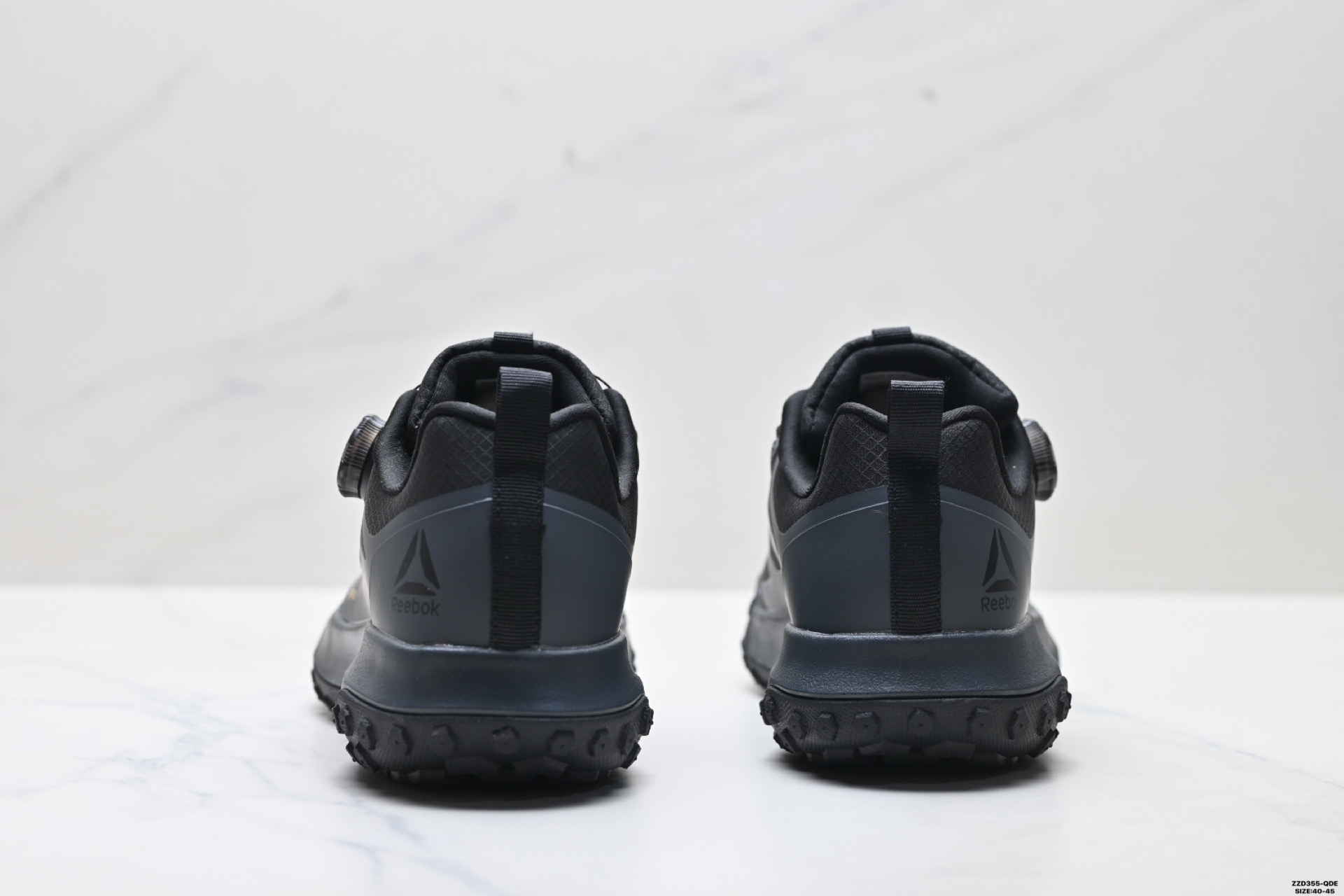 270 Reeook锐步WORKOUT PLUS RC 2.0旋钮扣男鞋运动鞋男士防滑减震徒步登山鞋防泼水快反鞋鞋面防水 FW6301