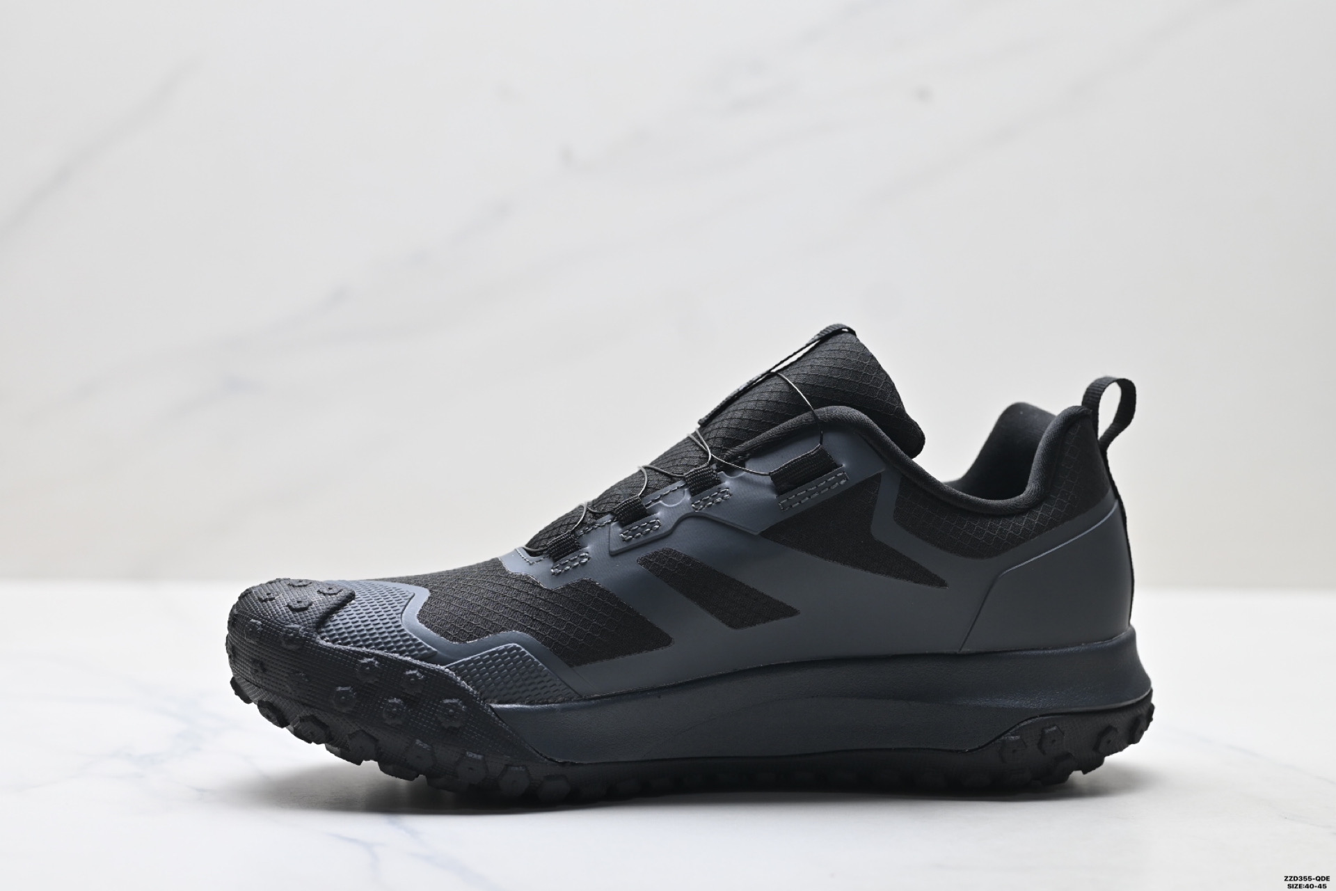 270 Reeook锐步WORKOUT PLUS RC 2.0旋钮扣男鞋运动鞋男士防滑减震徒步登山鞋防泼水快反鞋鞋面防水 FW6301