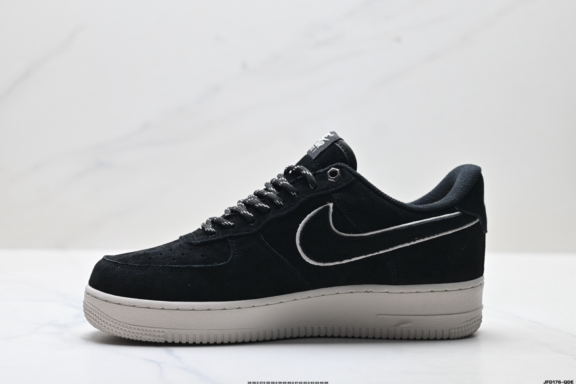 NIKE AIR FORCE 1‘07 LV8 DY9867-100