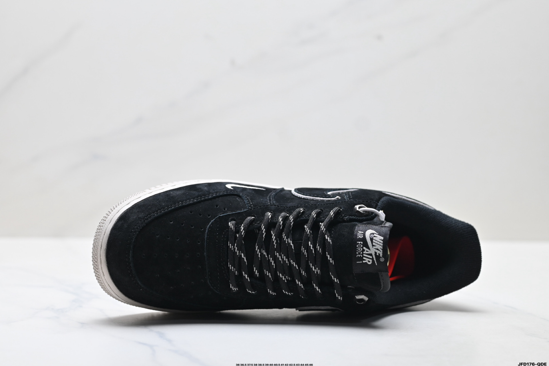 NIKE AIR FORCE 1‘07 LV8 DY9867-100