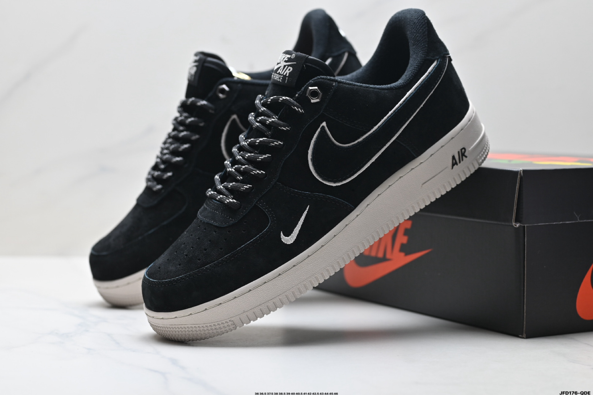 NIKE AIR FORCE 1‘07 LV8 DY9867-100
