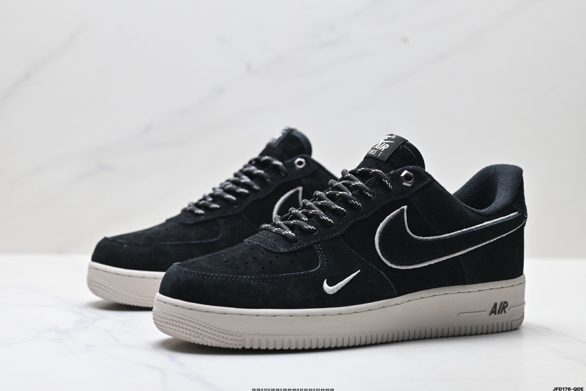 NIKE AIR FORCE 1‘07 LV8 DY9867-100