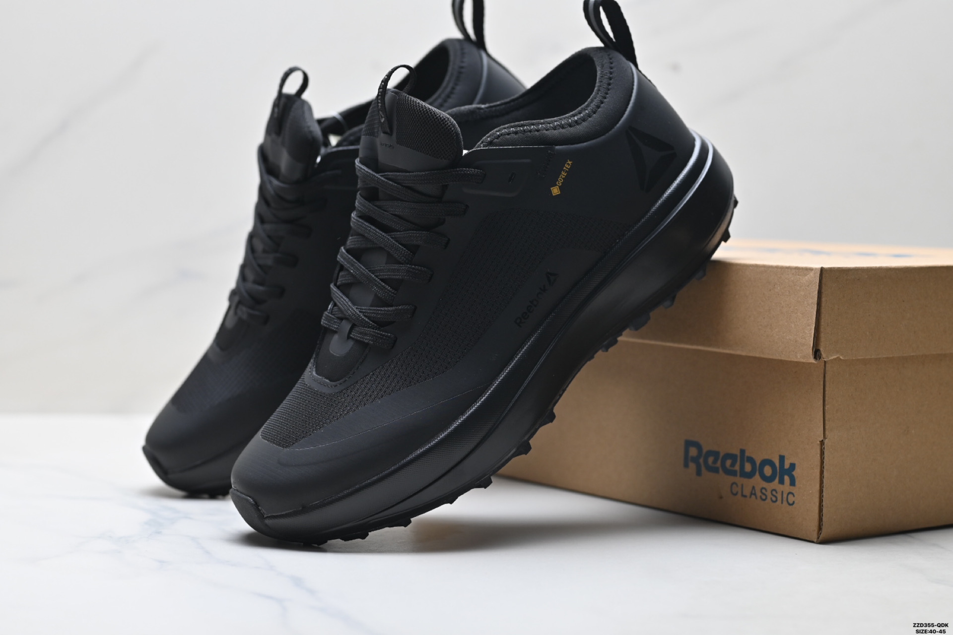 Reebok Workout Plus RC 3.0 – נעלי גברים עמידות במים לטיולים וספורט