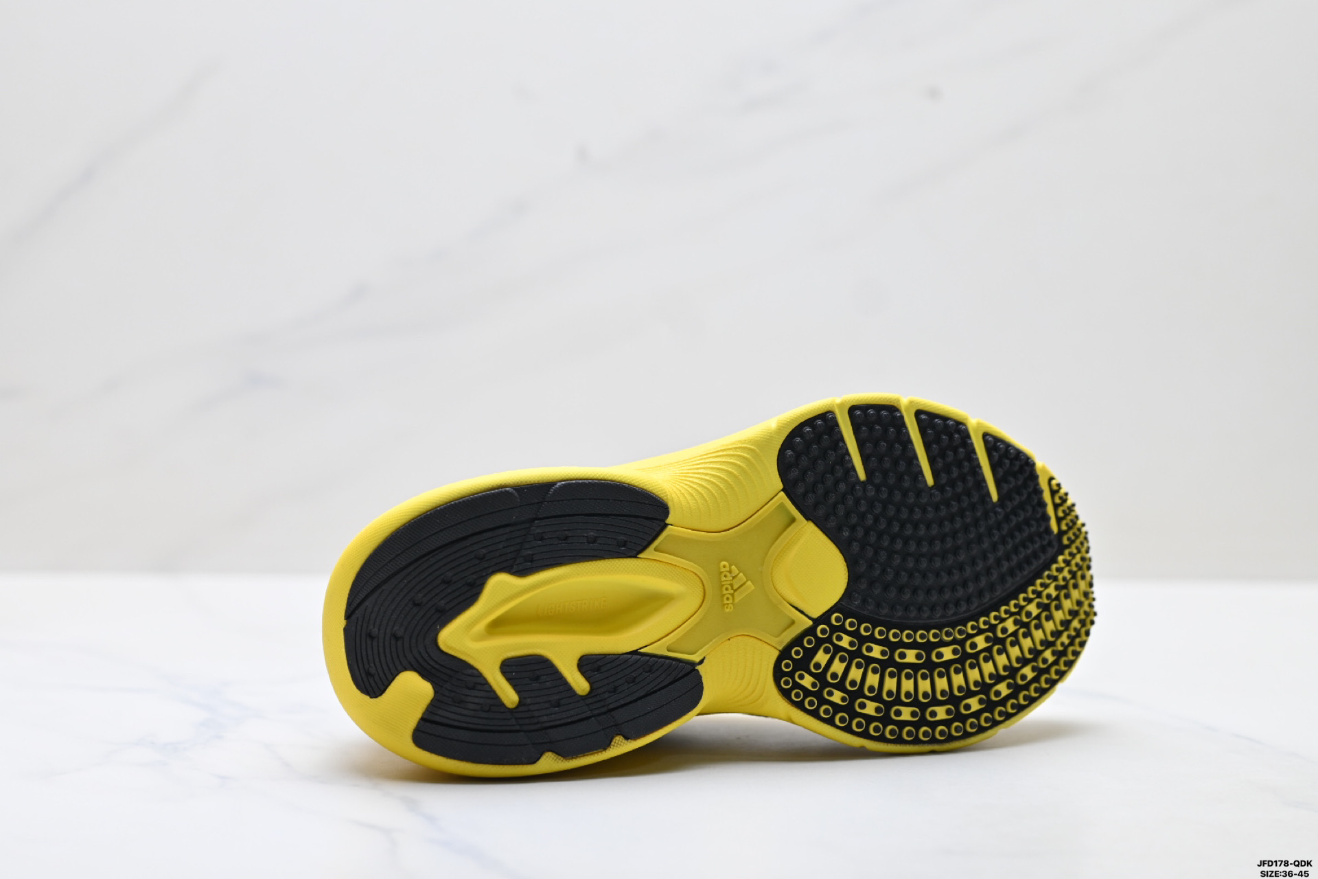 Adidas Adizero Goukana 阿迪达斯 百搭舒适耐磨透气 低帮休闲鞋 JP7218