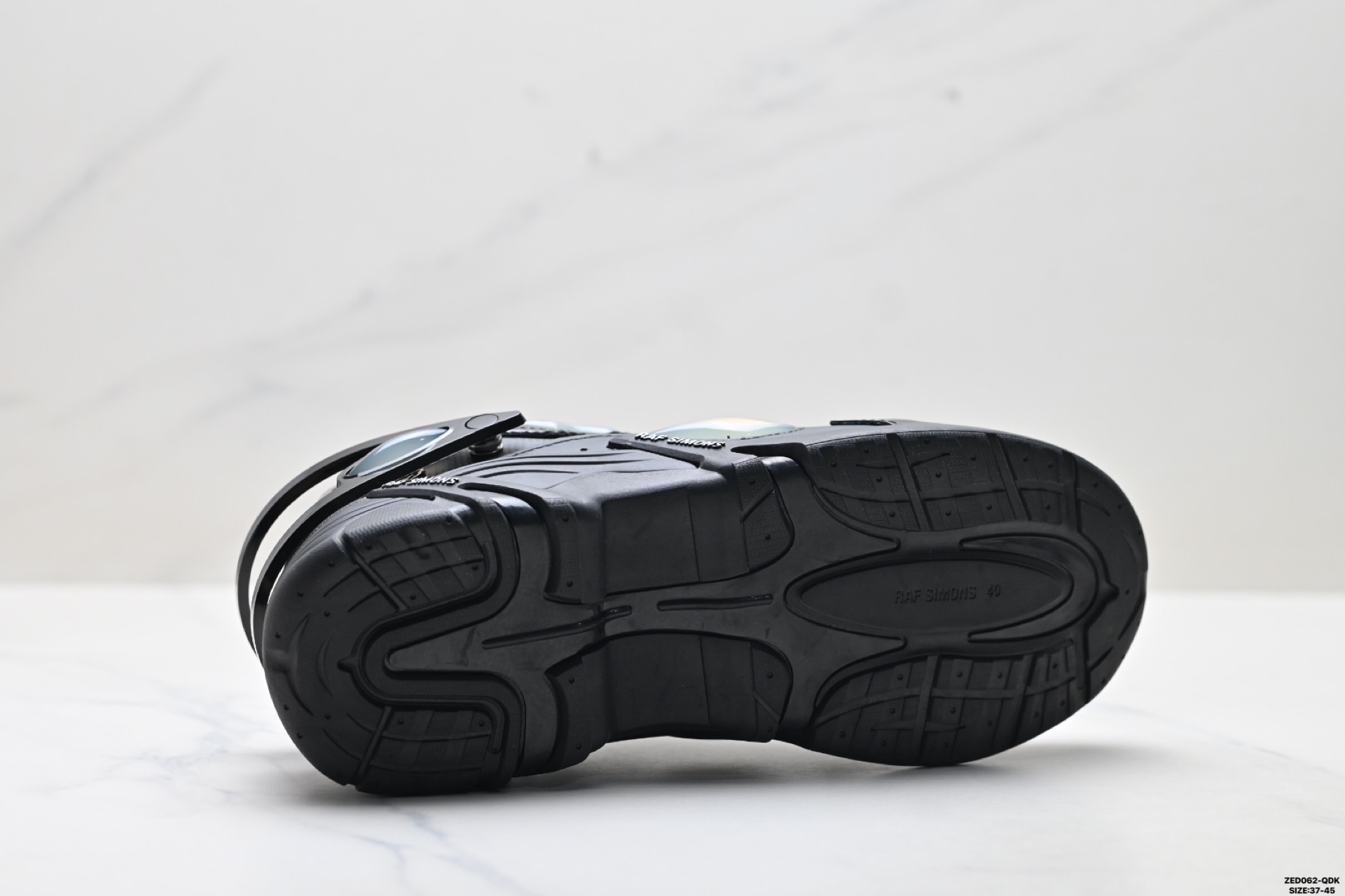 RAF SIMONS CYLON-21 潮流运动 织物皮革 圆头系带 低帮休闲鞋 HR740011L-0370