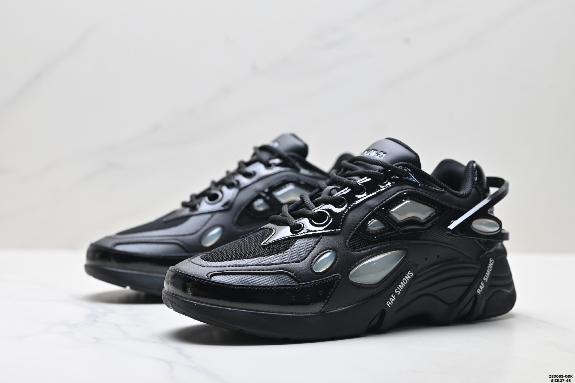 RAF SIMONS CYLON-21 潮流运动 织物皮革 圆头系带 低帮休闲鞋 HR740011L-0370