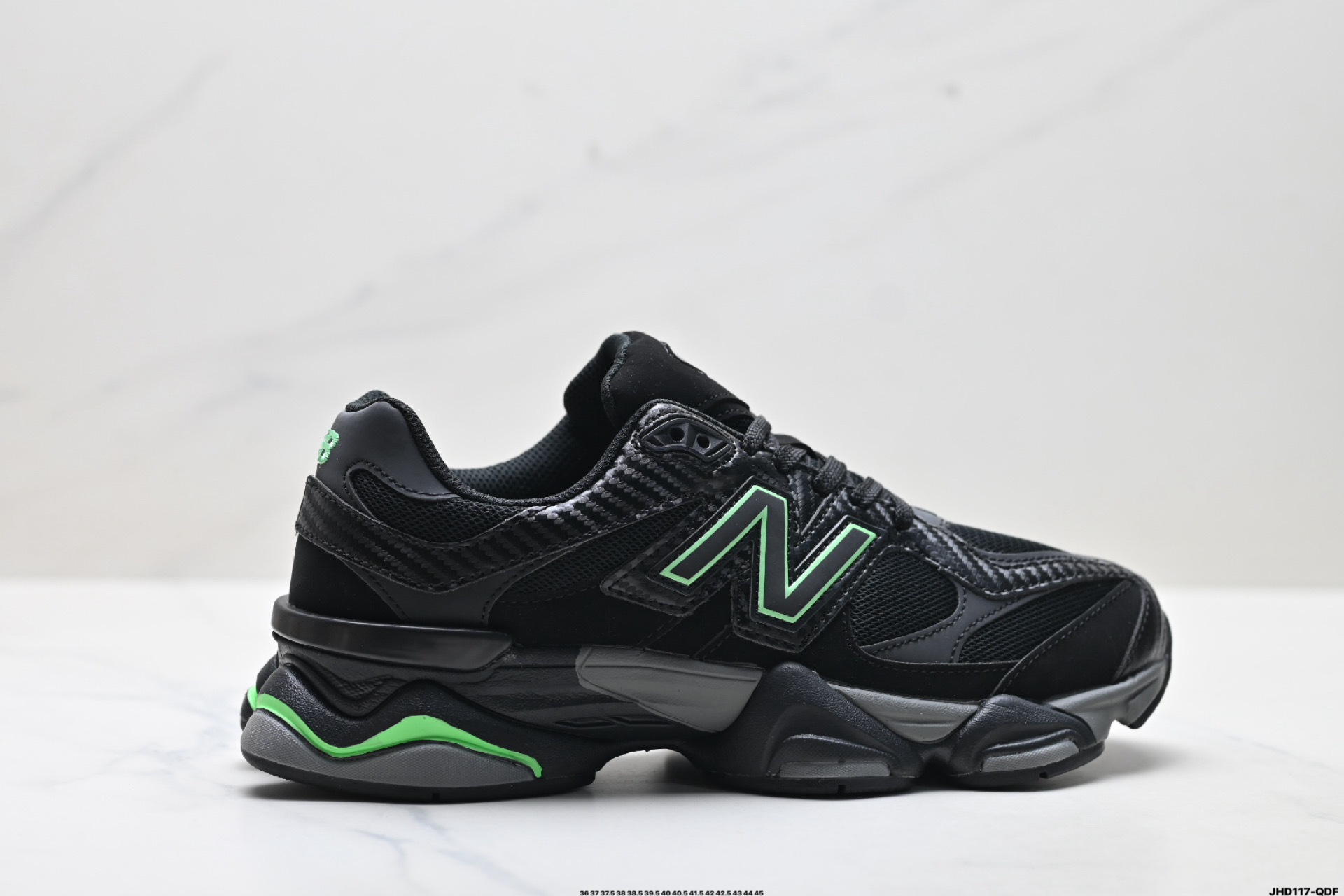 נעלי ניו באלאנס 9060 שחורות לגברים ולנשים – נוחות ואופנה