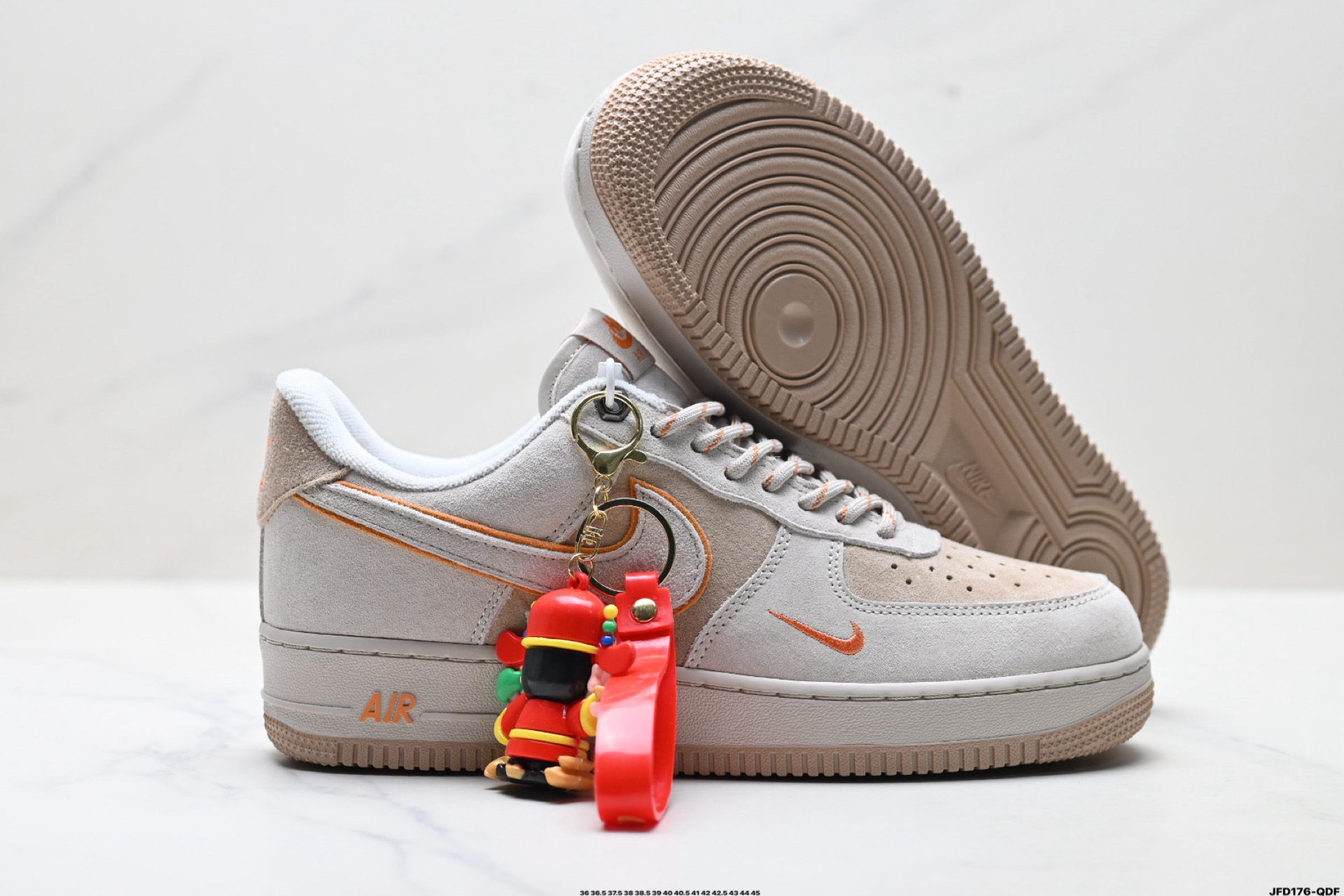 NIKE AIR FORCE 1‘07 LV8 DY9867-107