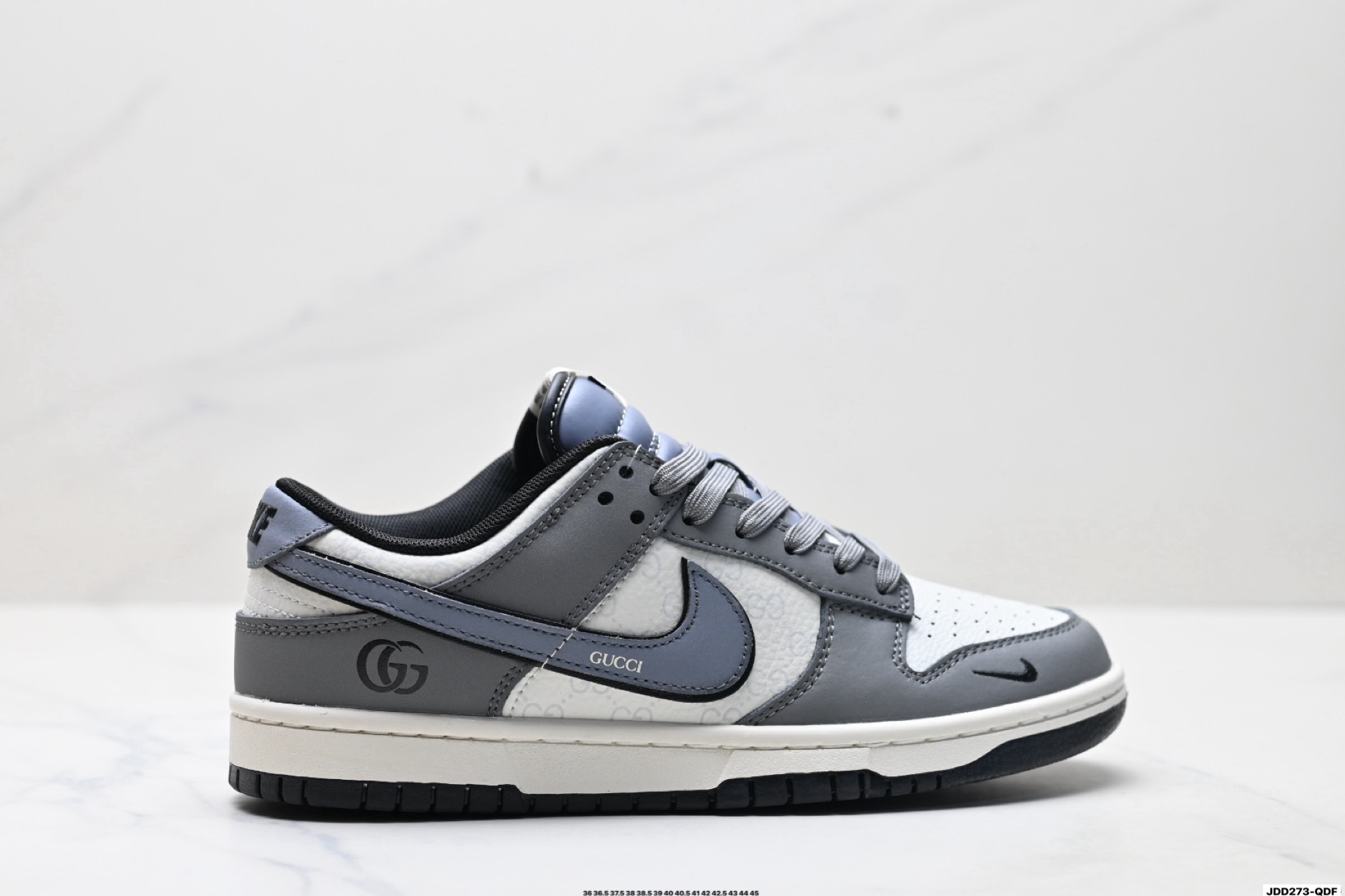 Nike Dunk Low x Stüssy: נעלי סניקרס אופנתיות בעיצוב מותאם אישית