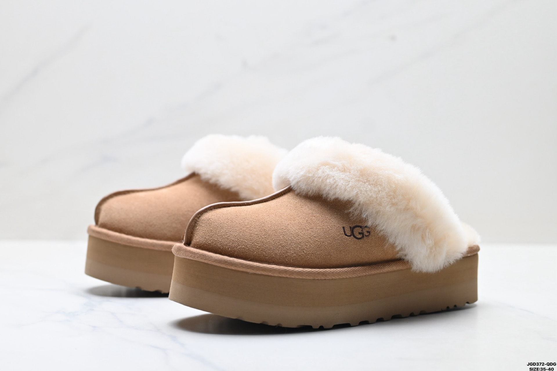 200 UGG CLASSIC MINI 轻便舒适 麂皮 低帮保暖雪地靴 1122550