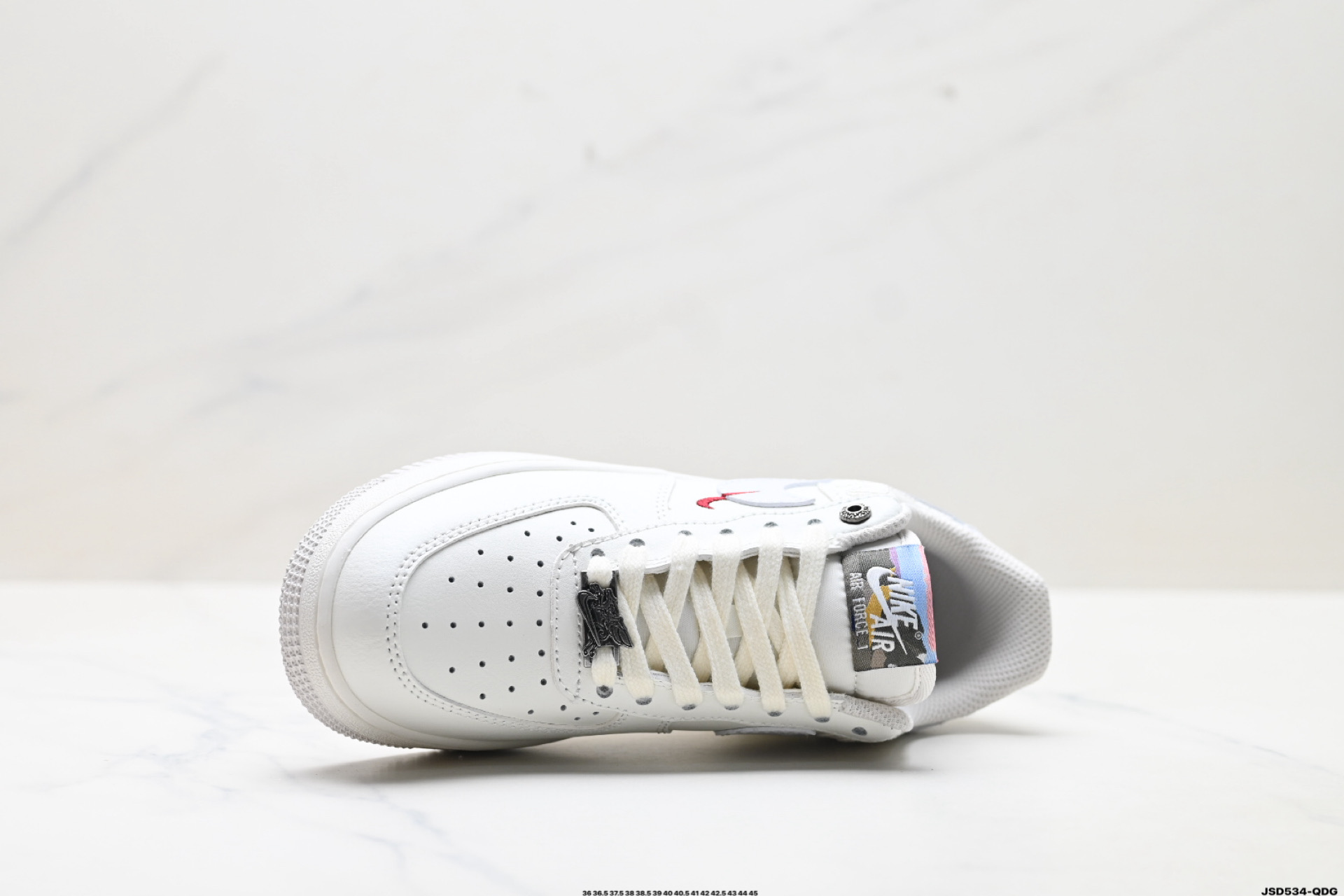 NIKE AIR FORCE 1‘07 IQ1119-011