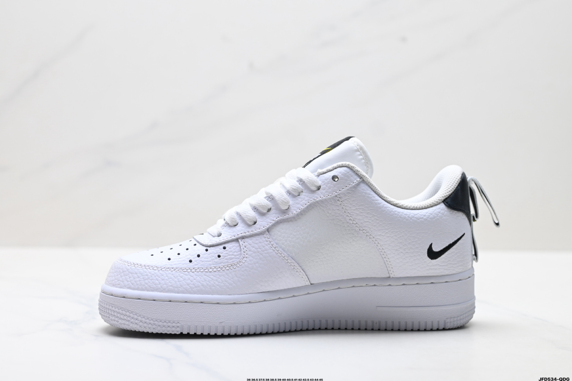 NIKE AIR FORCE 1‘07 AJ7747-100