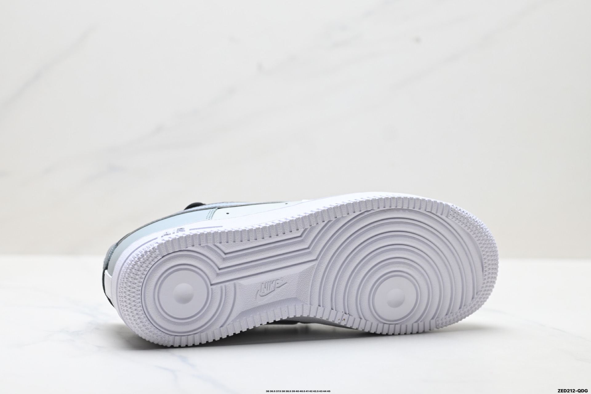 NIKE AIR FORCE 1‘07 CW2288-111