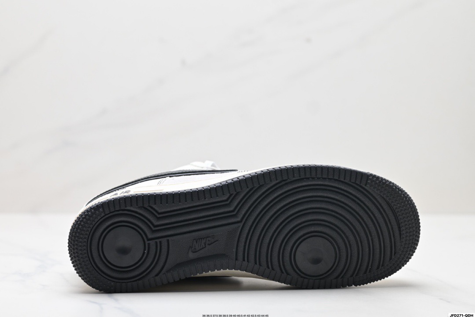 NIKE AIR FORCE 1‘07 DD8959-100 NIKE AIR FORCE 1‘07 DD8959-100