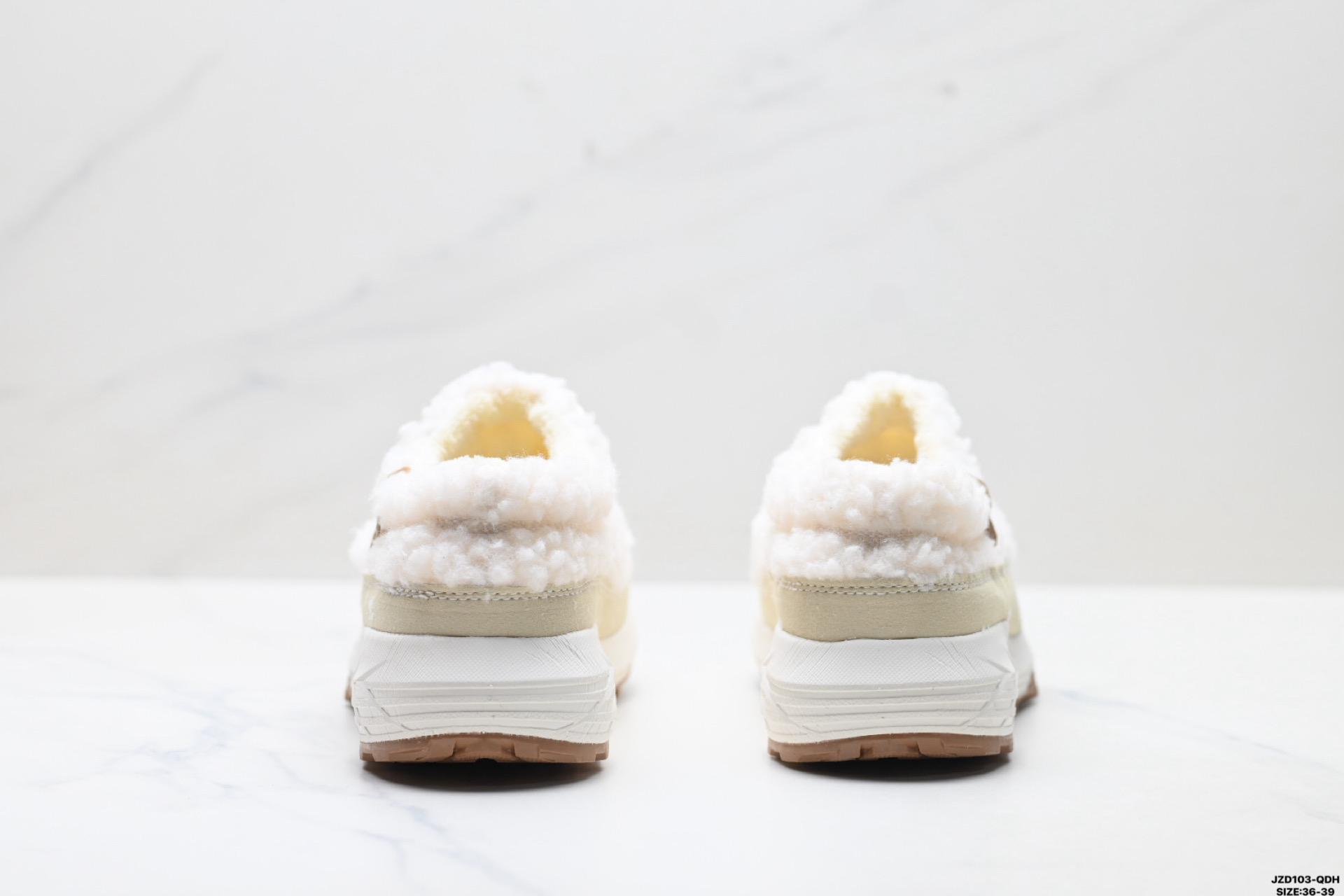 Asics Gel-Sonoma WT 亚瑟士 泰迪毛毛拖 时尚复古 一脚蹬减震 保暖休闲鞋 1203B036-100