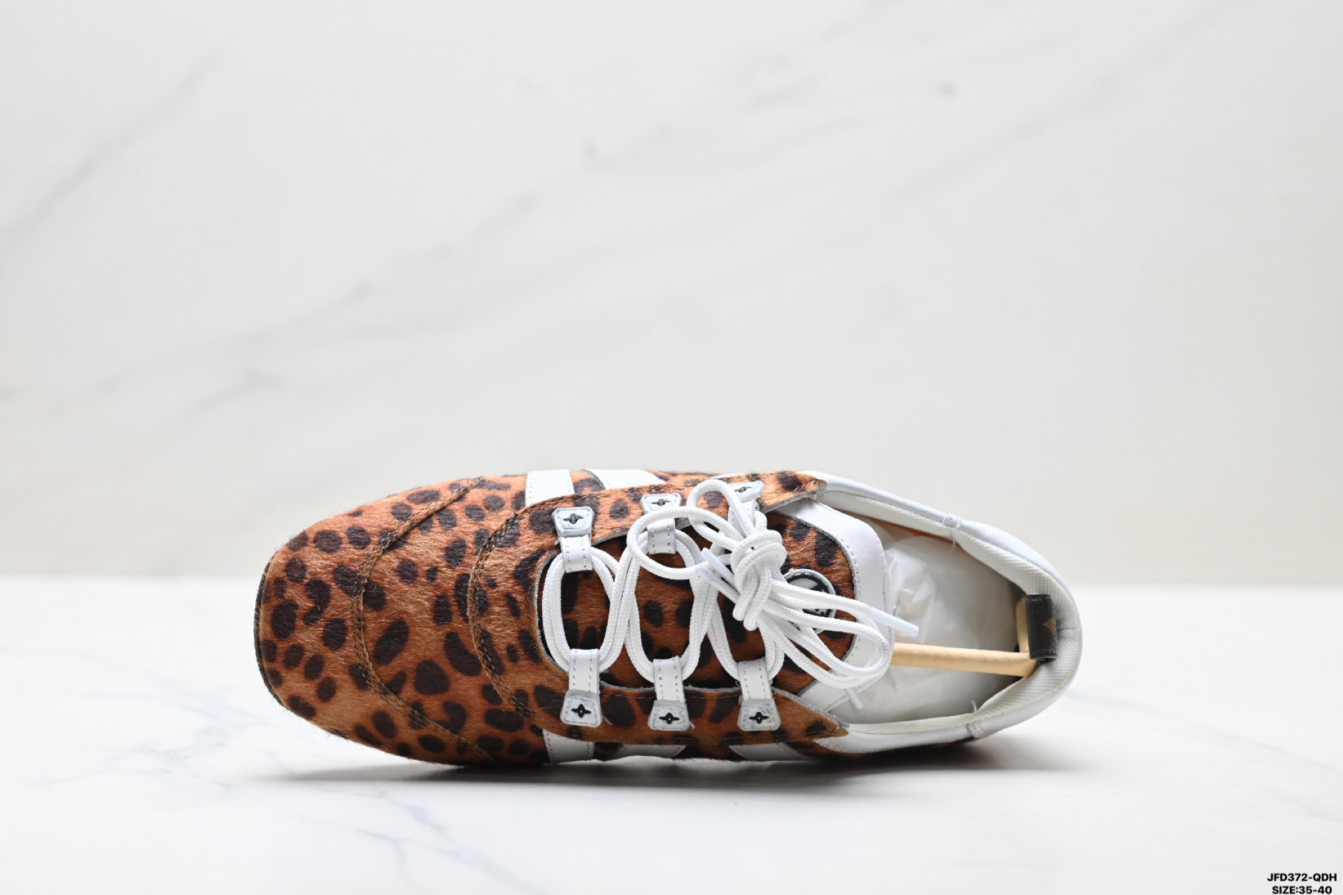 Louis Vuitton Sneakerina 路易威登 牛皮革绒面革 豹纹 圆头系带 芭蕾风德训 低帮休闲薄底鞋 1AICSP