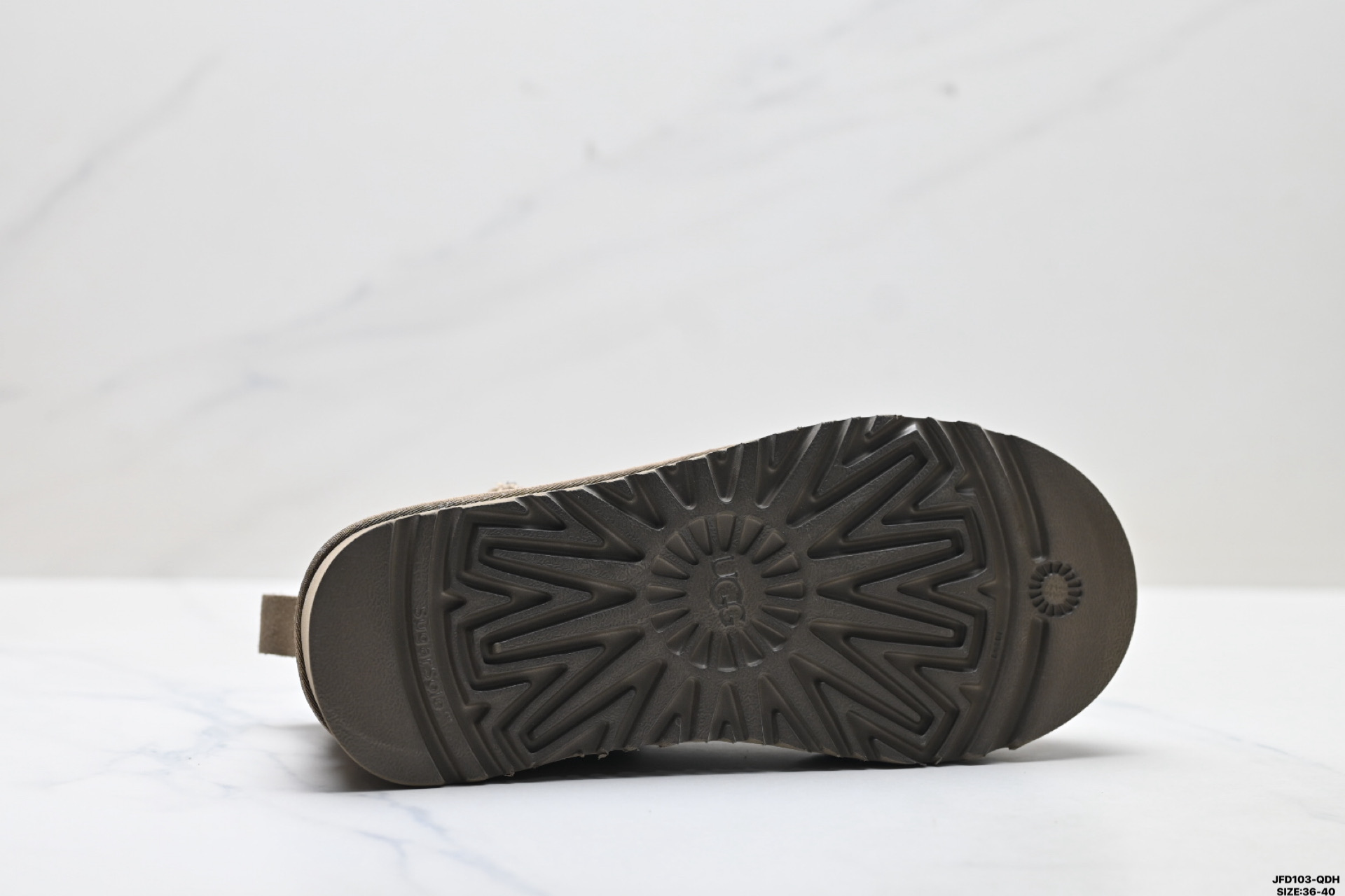 190 UGG CLASSIC ULTRA MINI PLATFORM 轻便舒适 麂皮 中帮保暖雪地靴 1135093