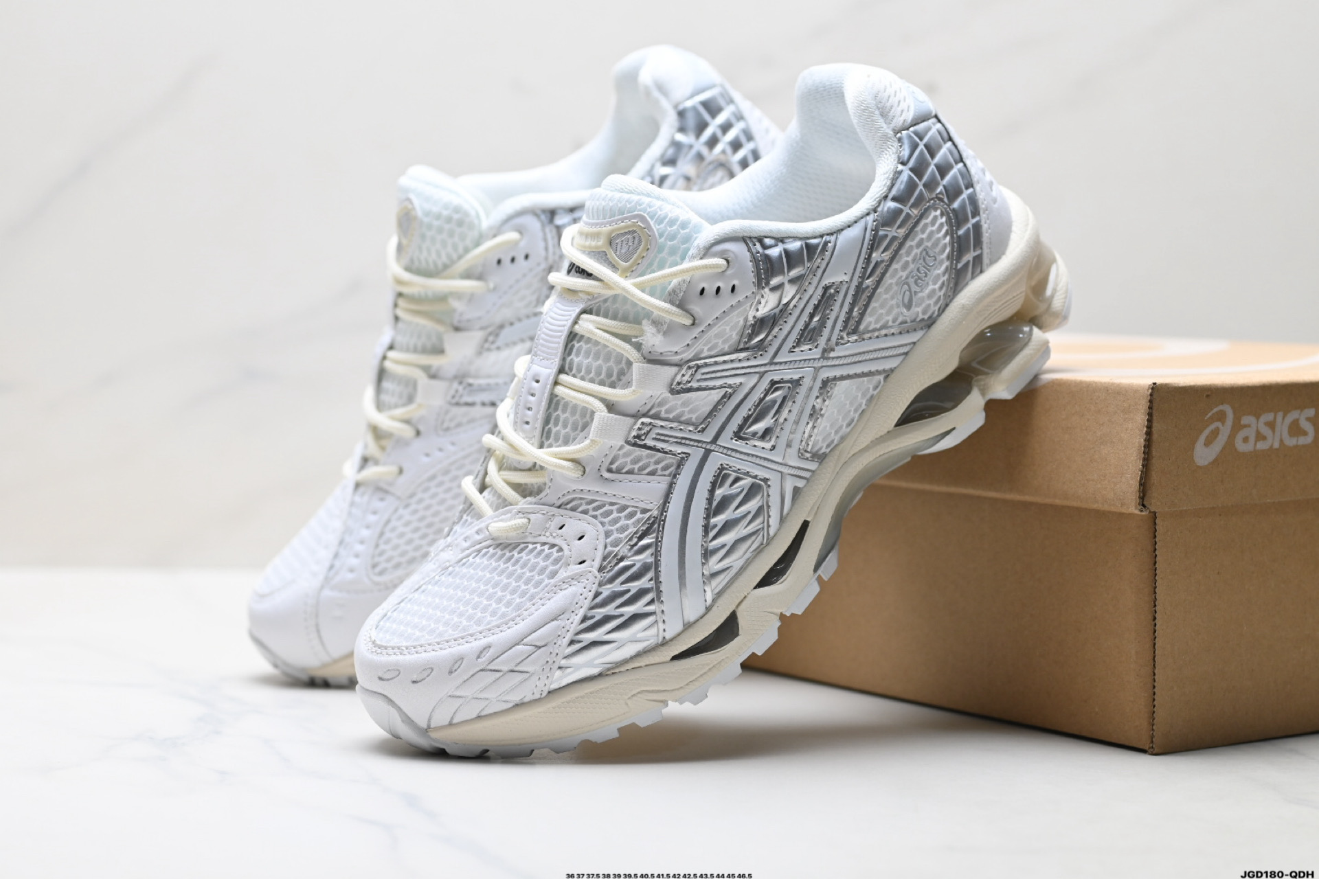 200 Asics GEL-Nimbus 10.1 亚瑟士 复古先锋 潮流 拼接耐磨 低帮休闲跑步鞋 1203A780-101