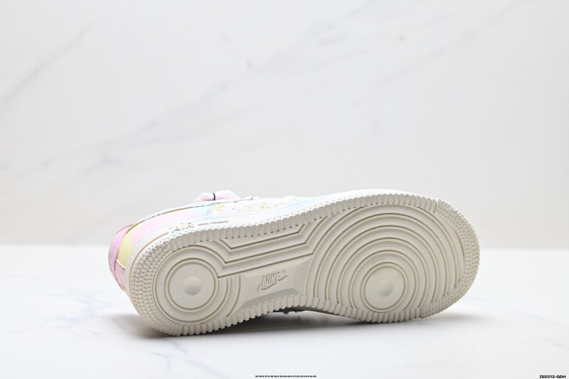 NIKE AIR FORCE 1‘07 FJ7740-120